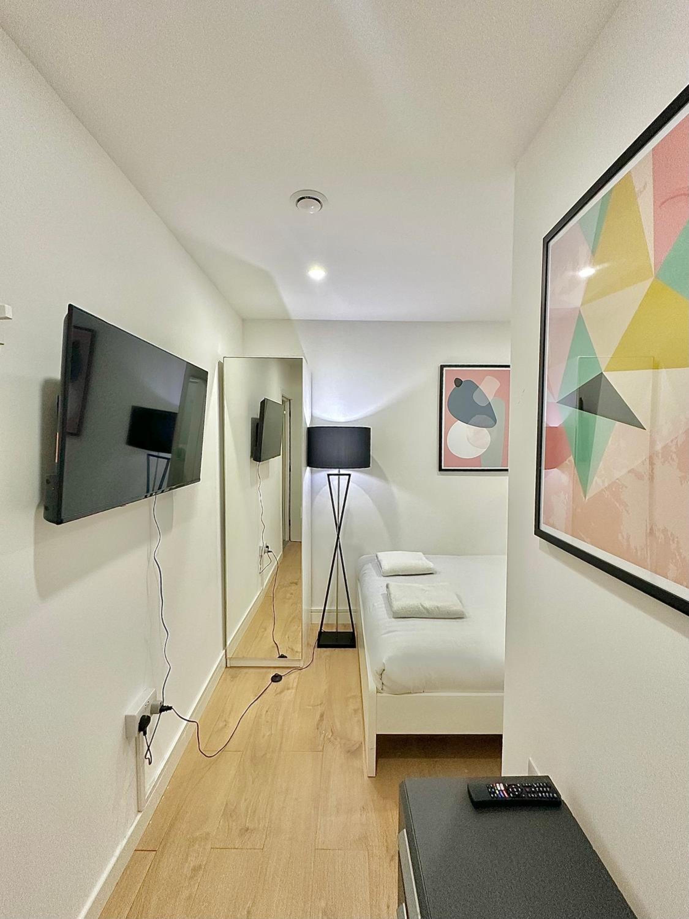 Studio next to King Cross D