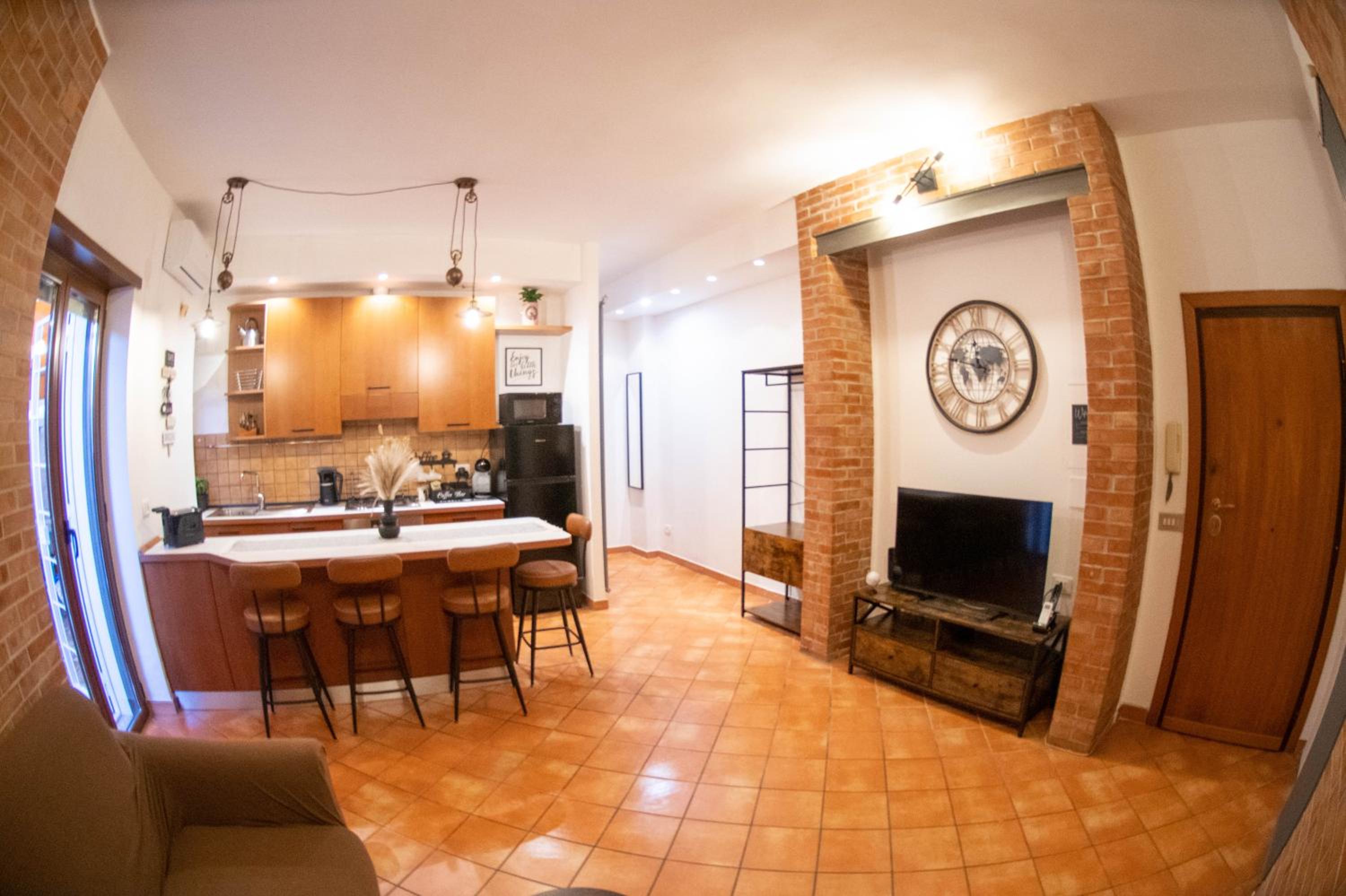 Welcoming Vatican Garden Home - with Hot Hub