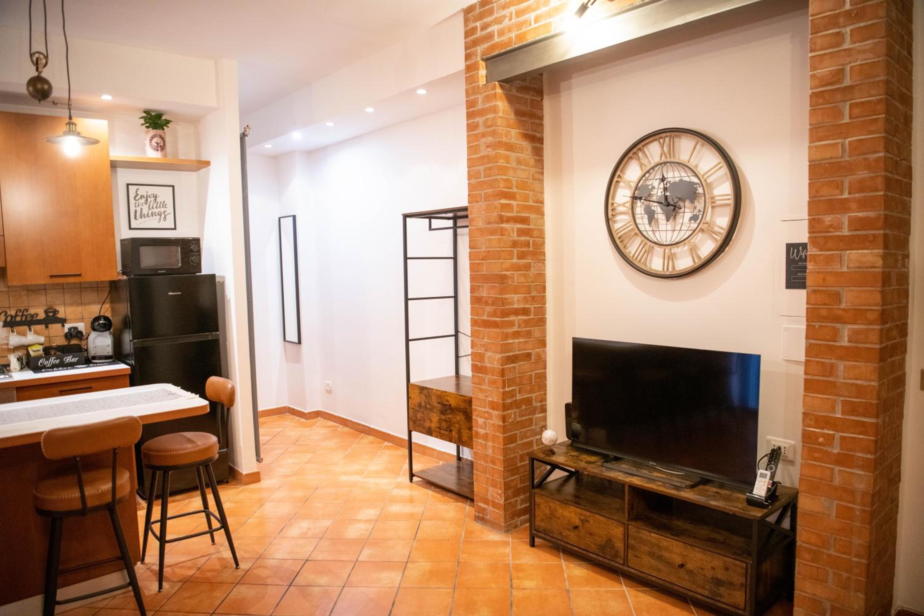 Welcoming Vatican Garden Home - with Hot Hub
