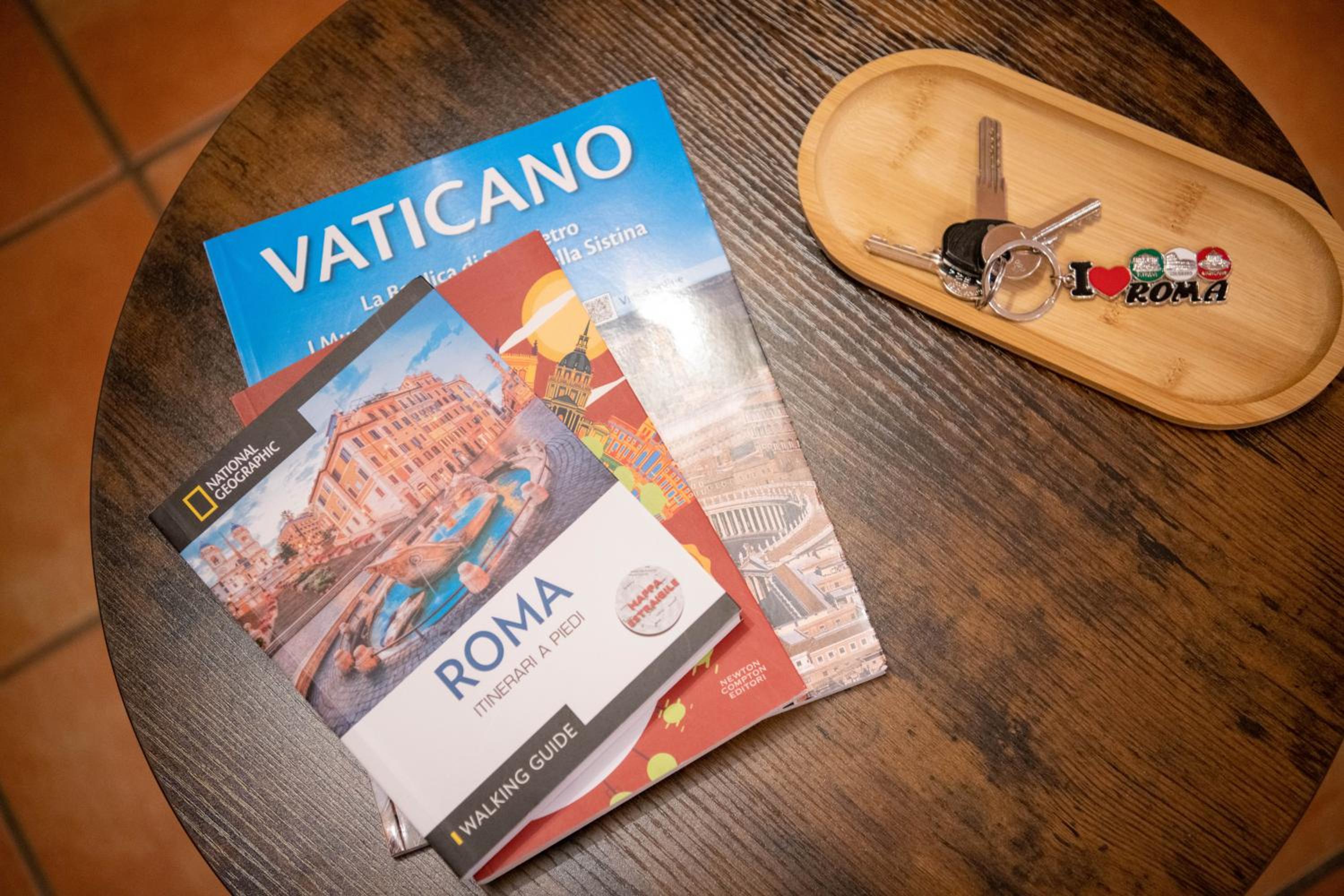 Welcoming Vatican Garden Home - with Hot Hub