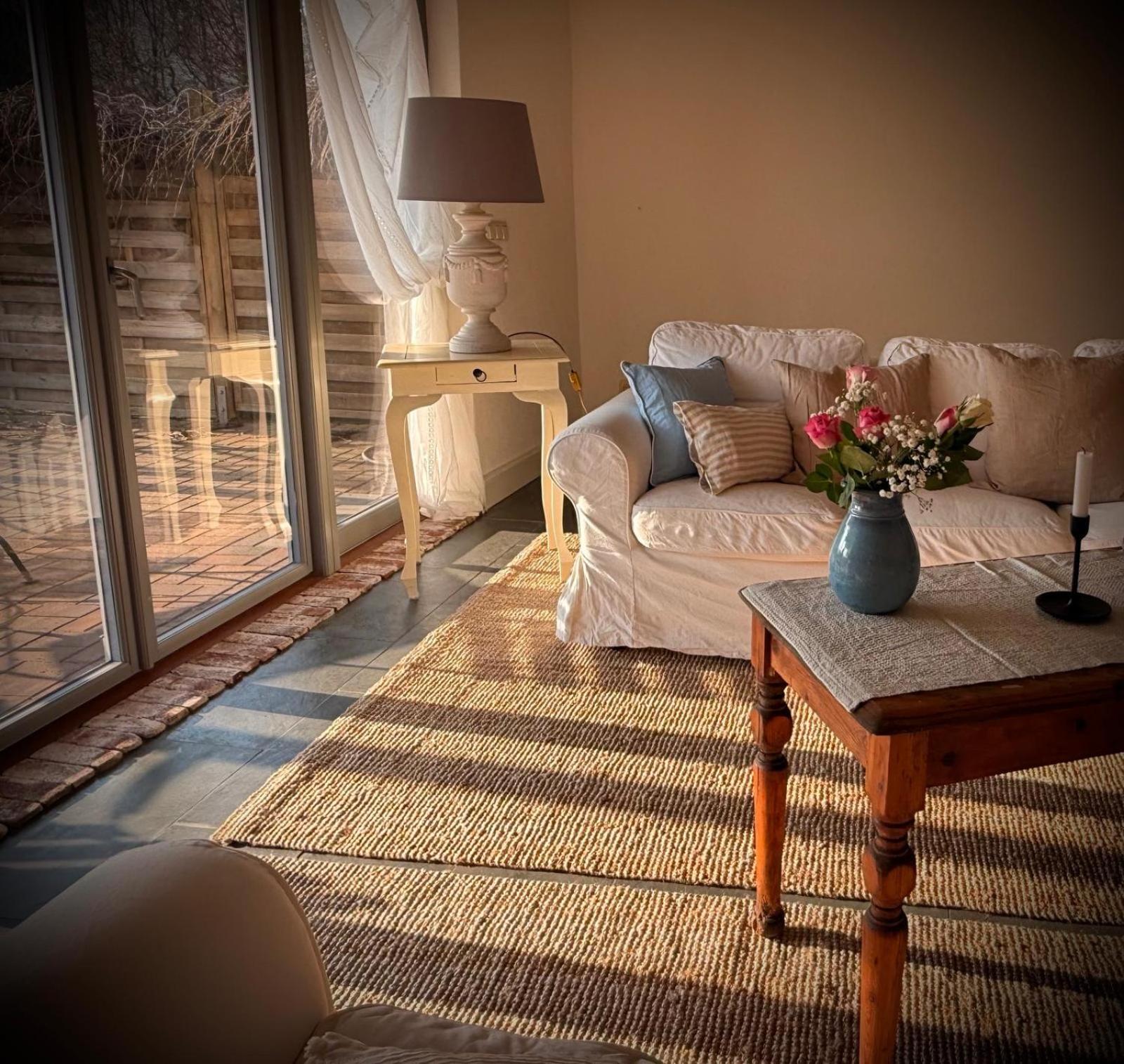 Neu! ULENHUUS Mecklenburgische Schweiz Laage Güstrow Rostock Port Bed and Breakfast - Pension