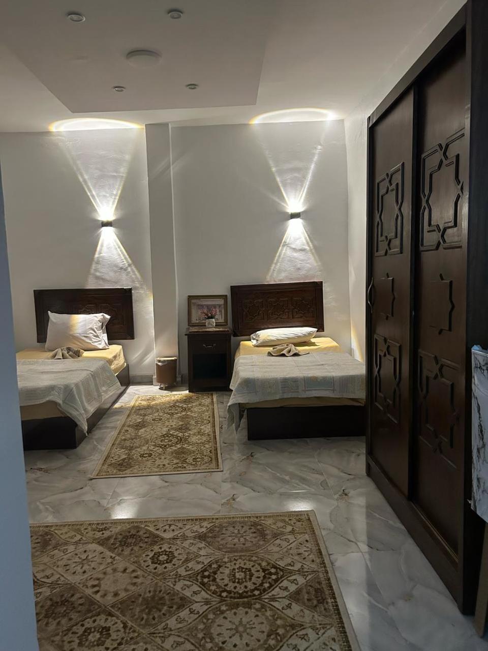 Holom Abu State House double bedroom infront of the pyramids gate with breakfast