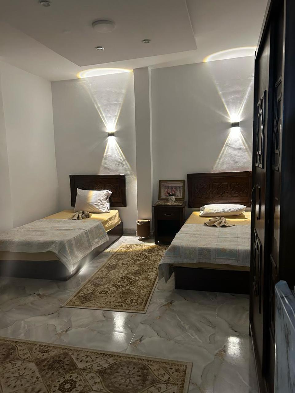 Holom Abu State House double bedroom infront of the pyramids gate with breakfast