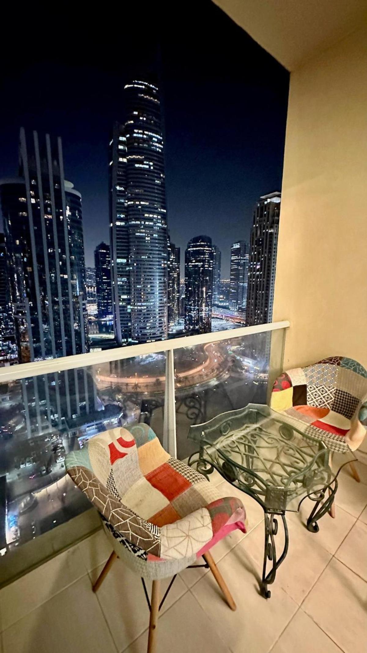 Modern Studio with Balcony - Close to Metro & Marina
