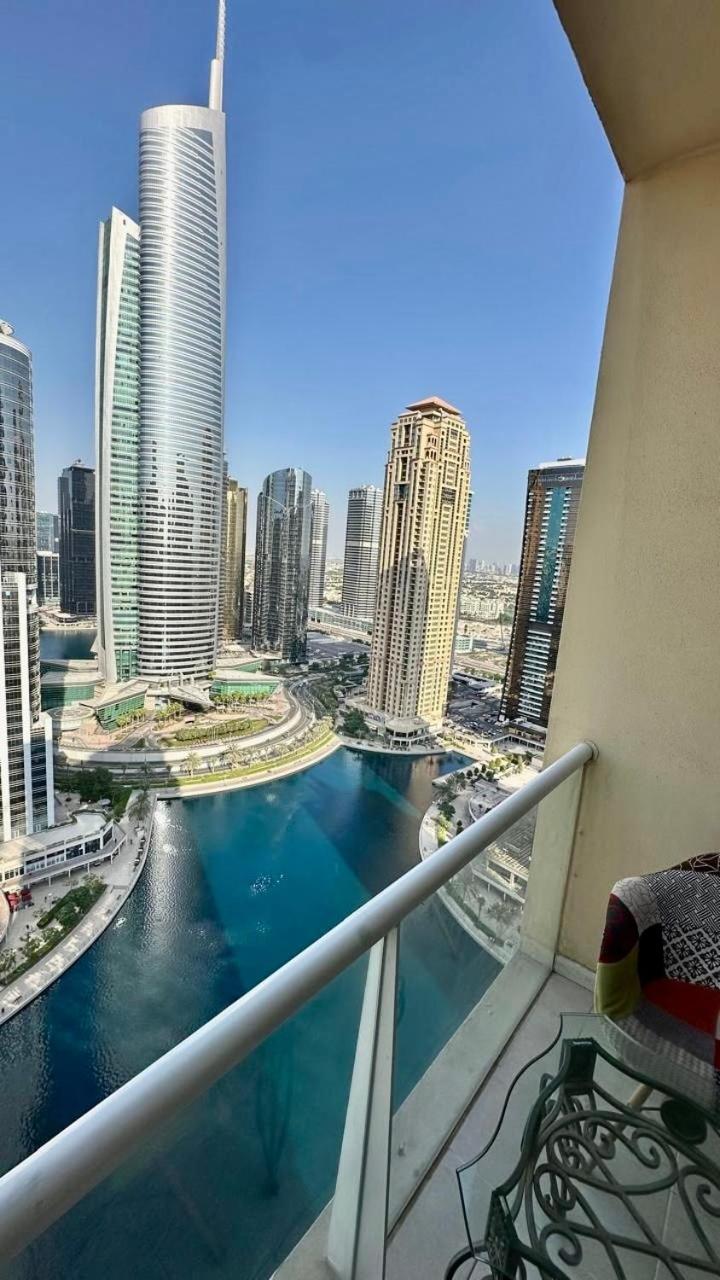 Modern Studio with Balcony - Close to Metro & Marina