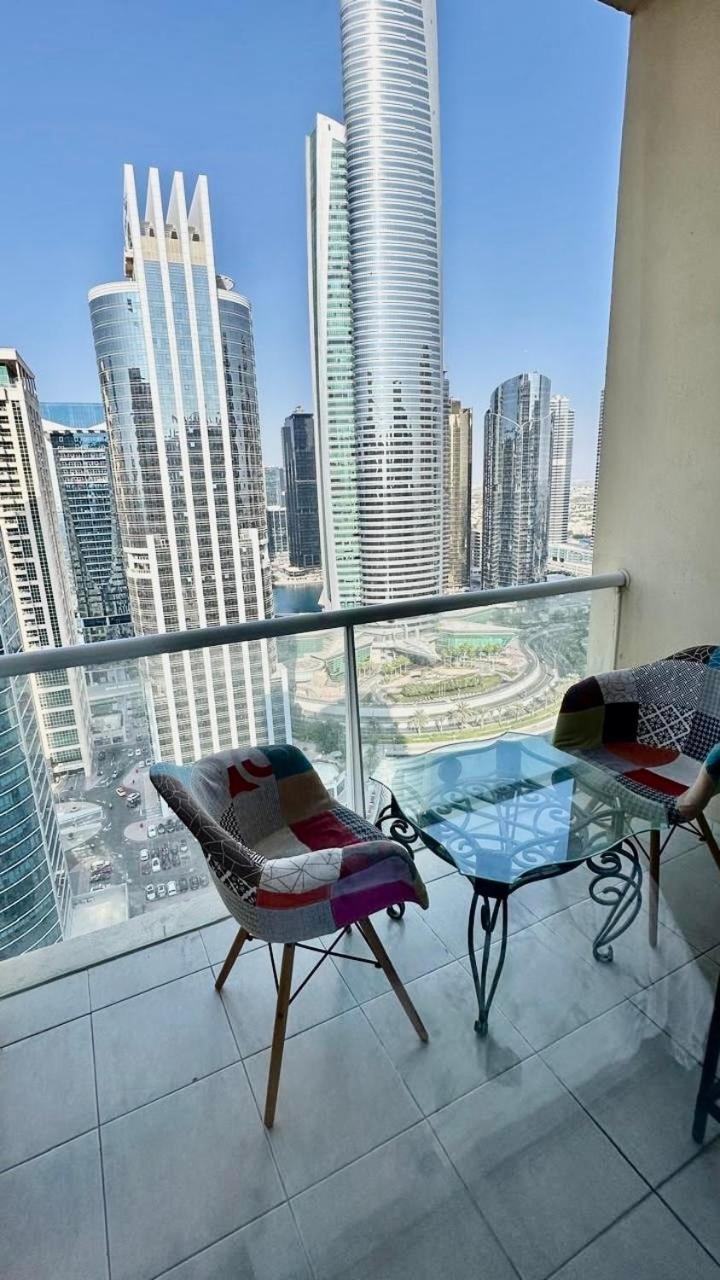 Modern Studio with Balcony - Close to Metro & Marina
