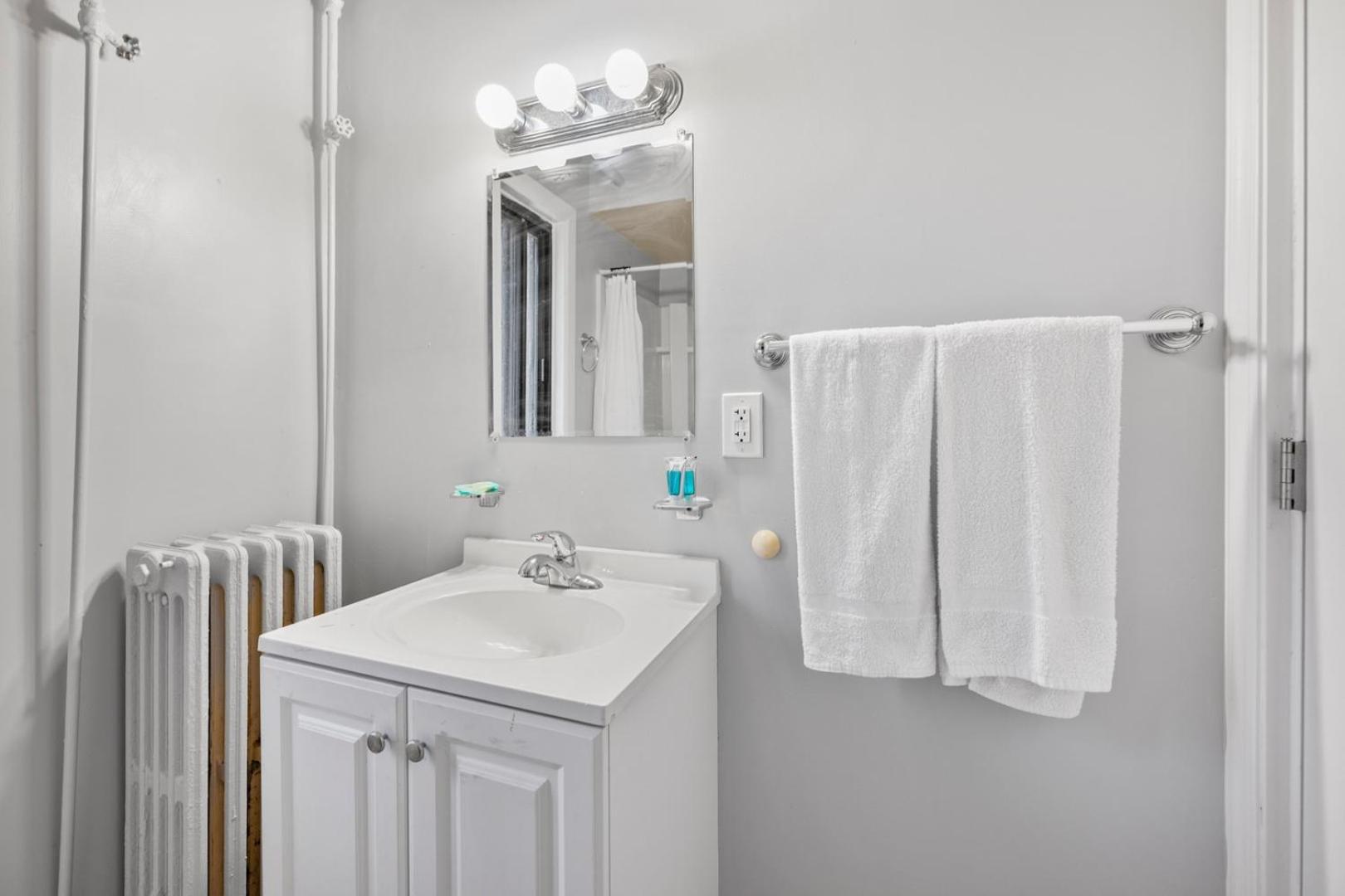 Cozy 1BR Retreat in Brownstown – Relax Unwind