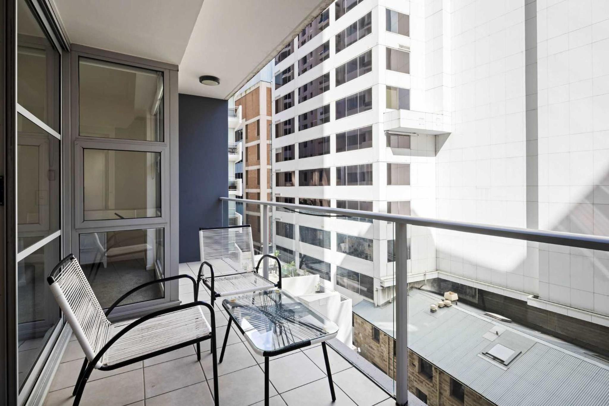 Cozy 2BR Apartment Steps from Darling Harbour