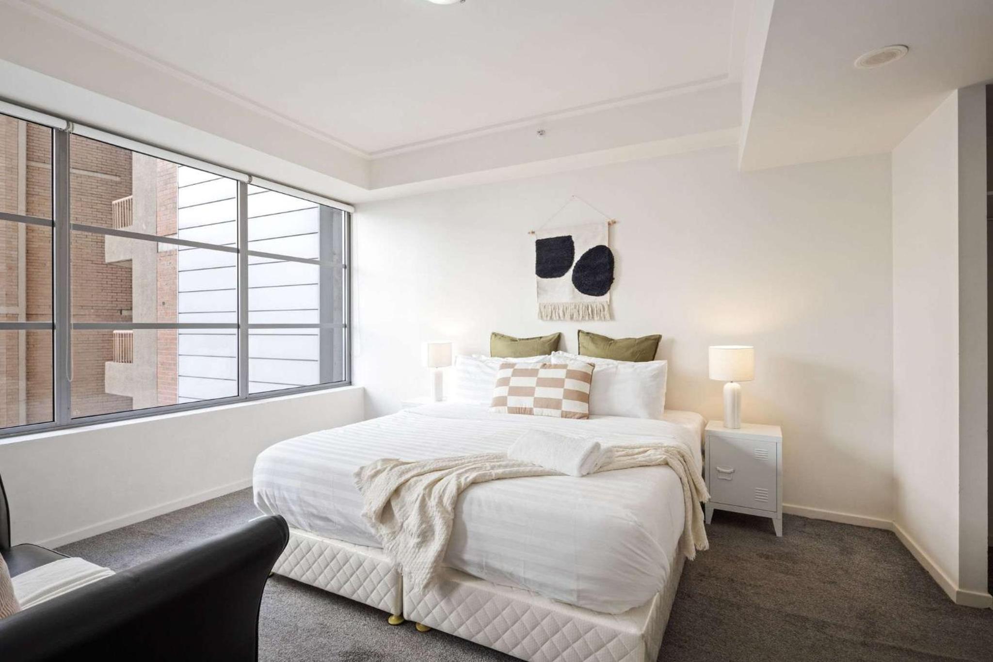 Cozy 2BR Apartment Steps from Darling Harbour