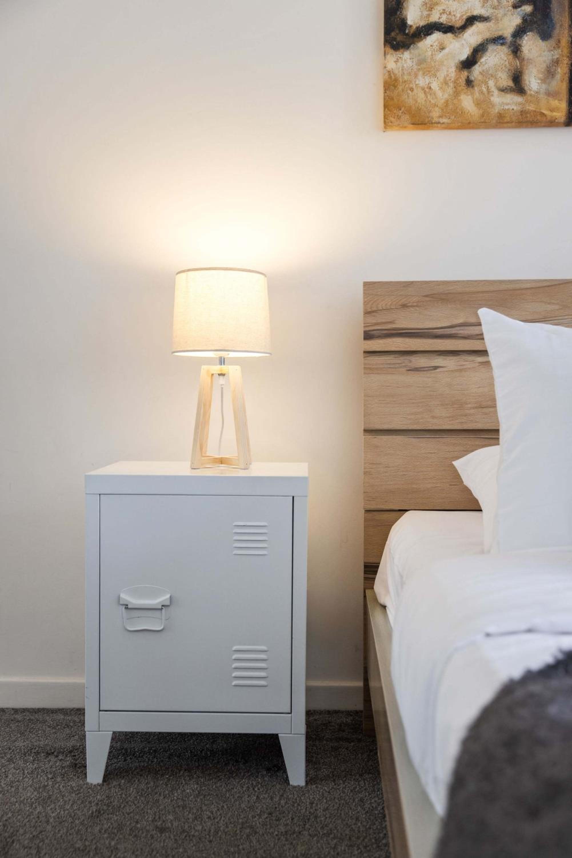 Cozy 2BR Apartment Steps from Darling Harbour