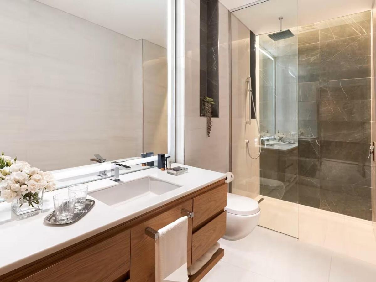Elegant 1BR Sky Villa High-Rise Luxury Stay