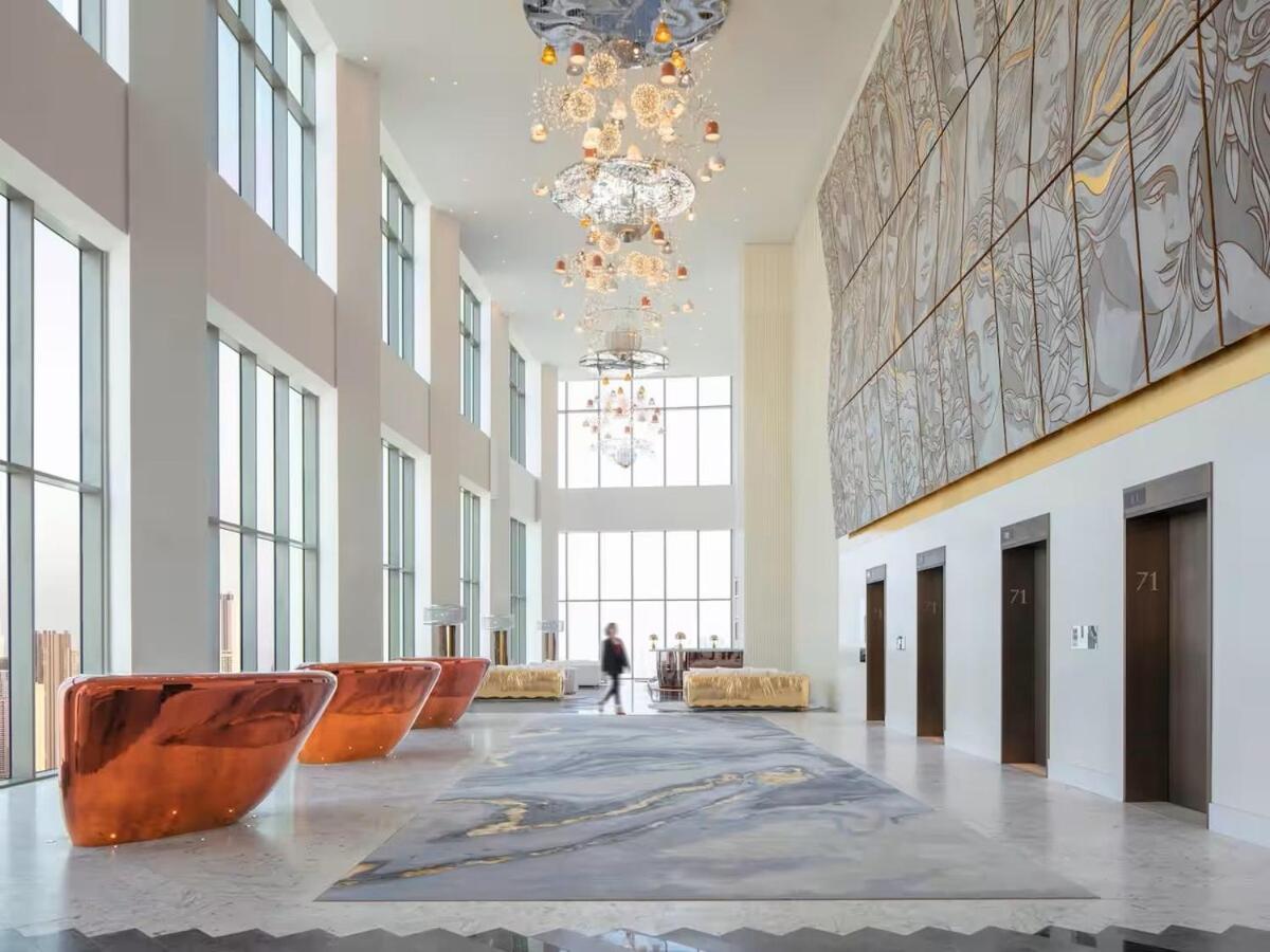 Elegant 1BR Sky Villa High-Rise Luxury Stay