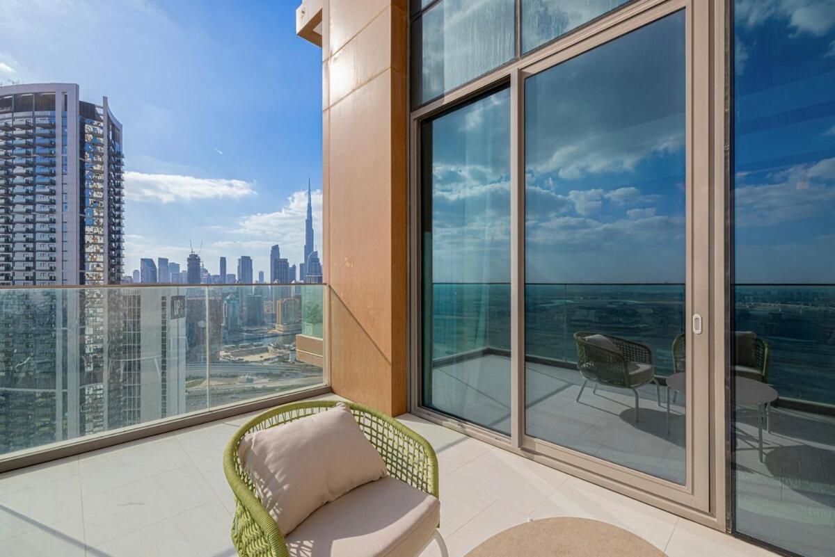Elegant 1BR Sky Villa High-Rise Luxury Stay