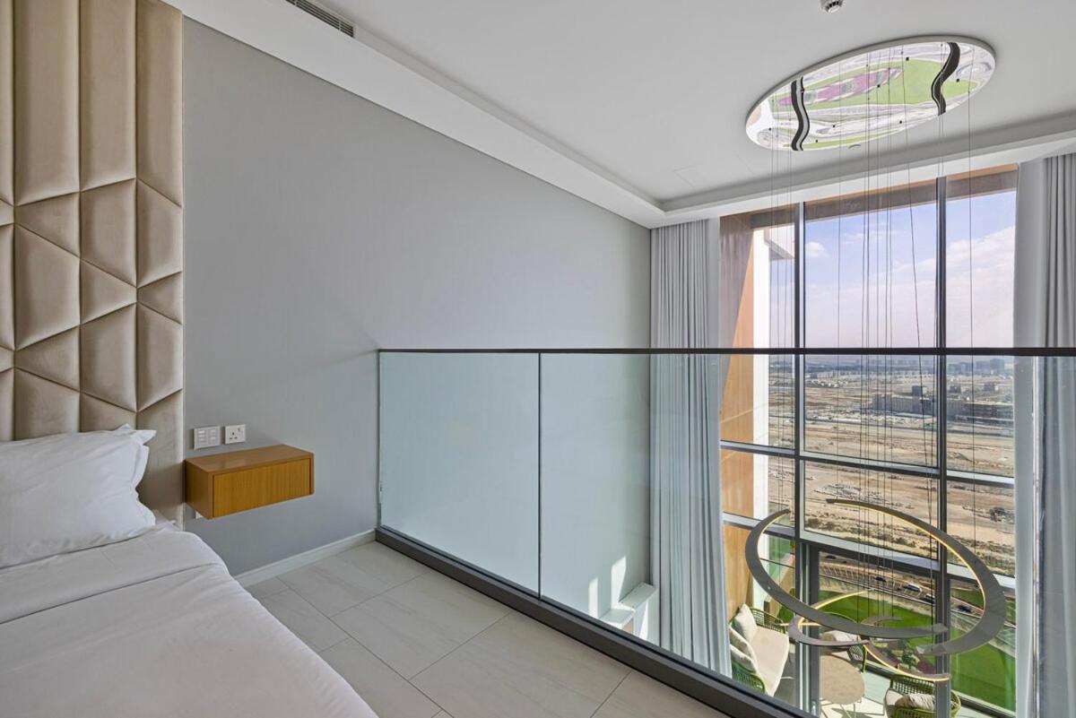 Elegant 1BR Sky Villa High-Rise Luxury Stay