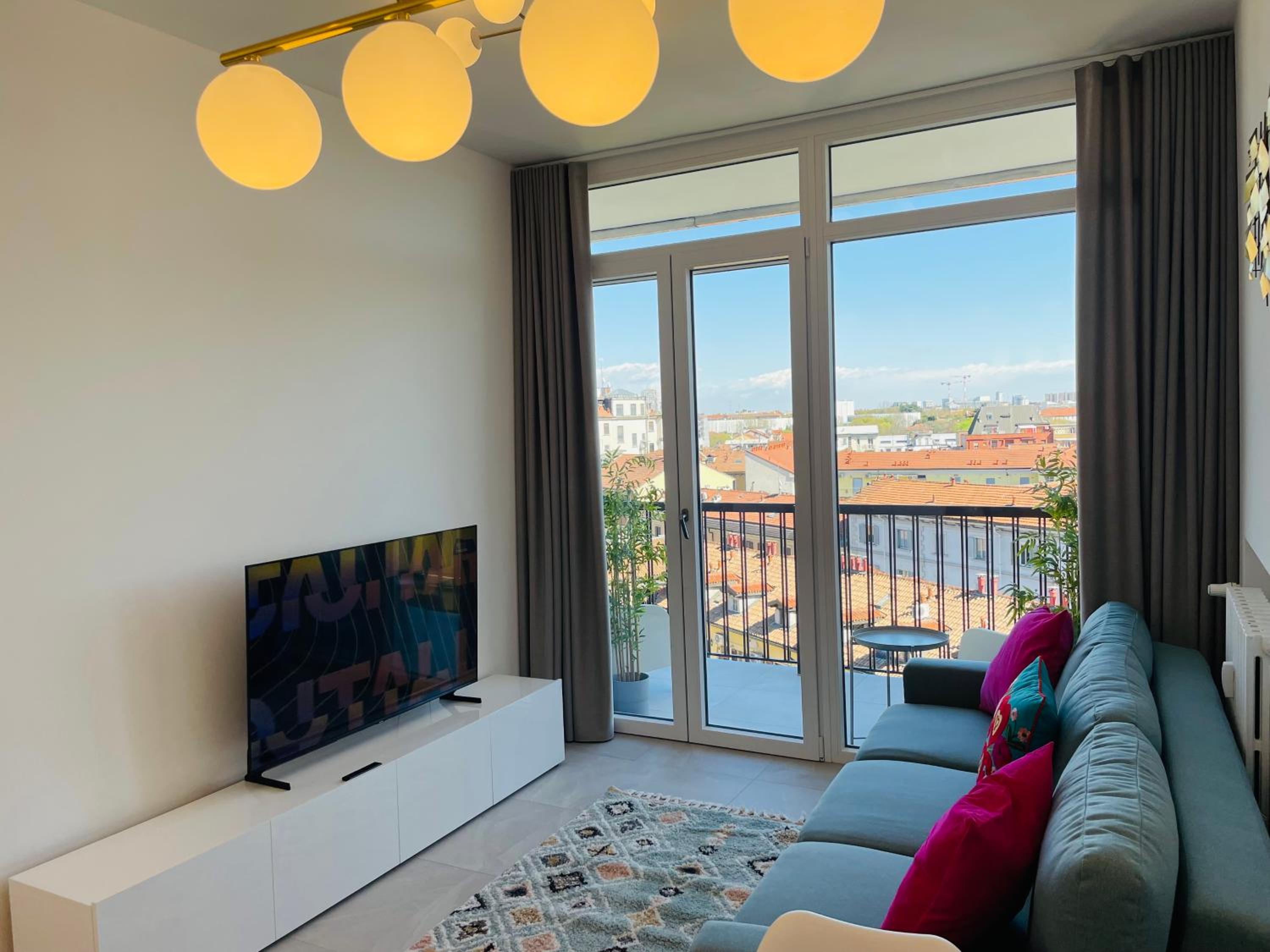 NEW 2 bedroom apartment in Navigli with a great view!