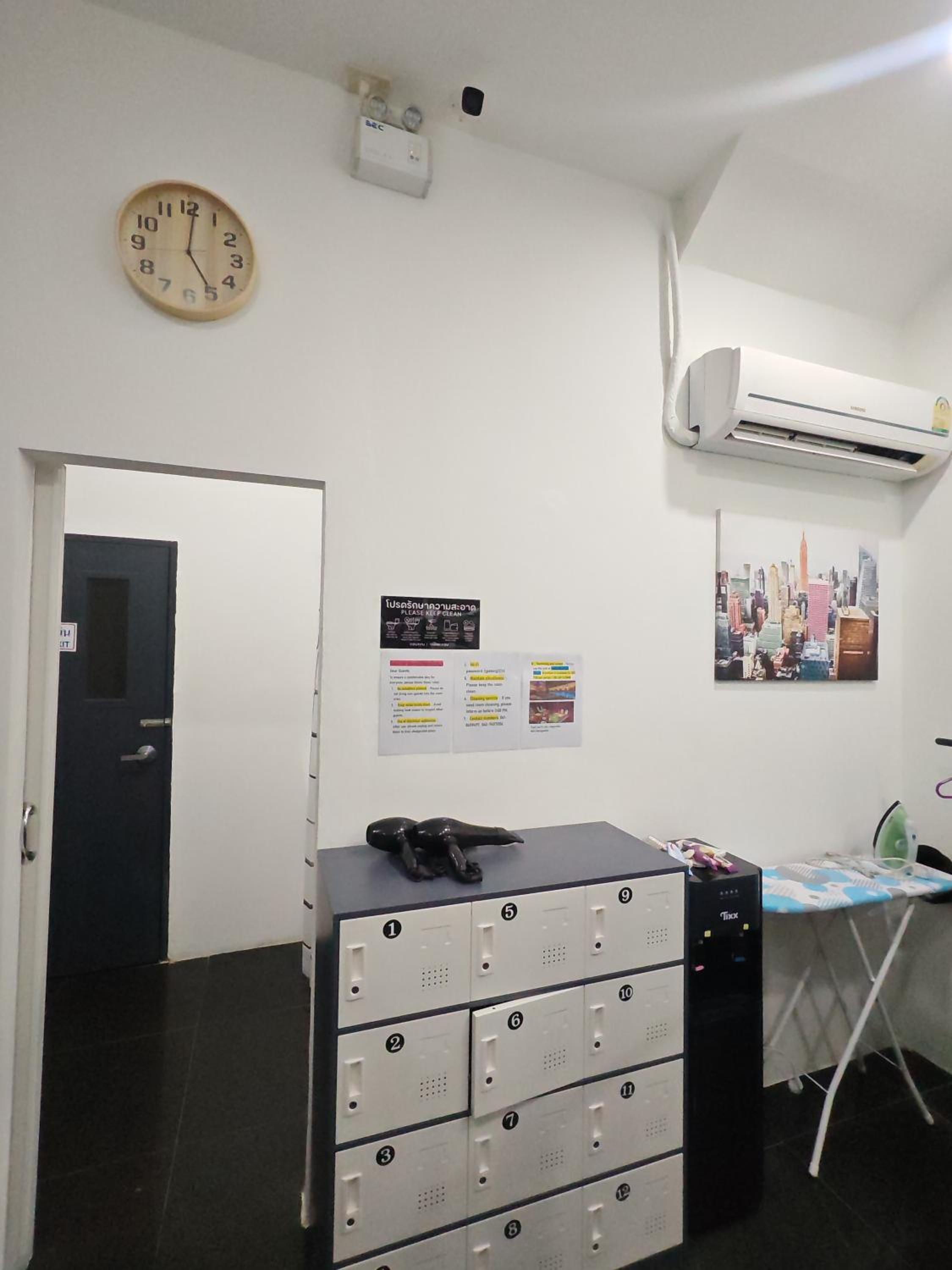 TJ PATONG HOSTEL - Prime Location by OTOP Market & Sea