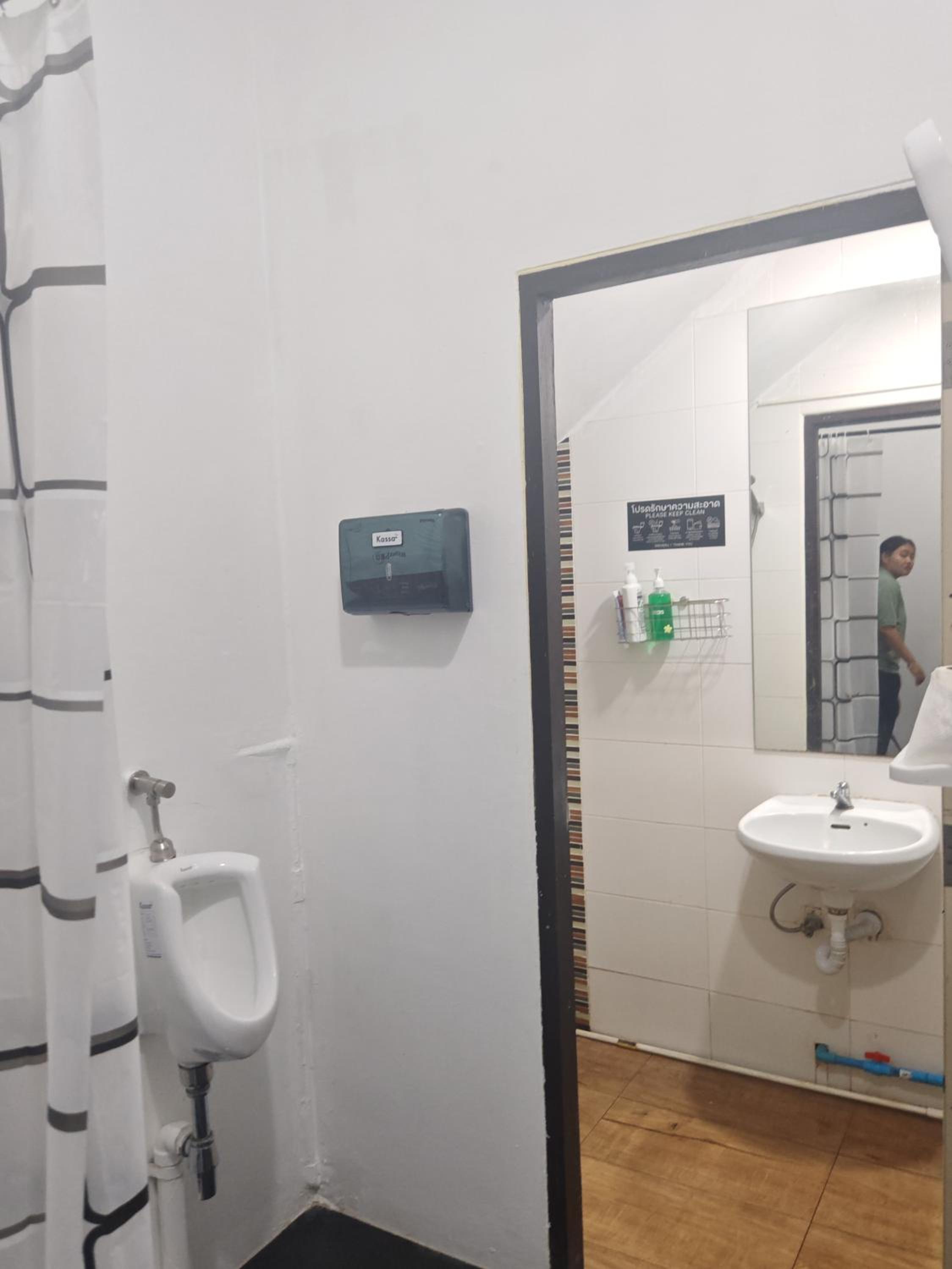 TJ PATONG HOSTEL - Prime Location by OTOP Market & Sea