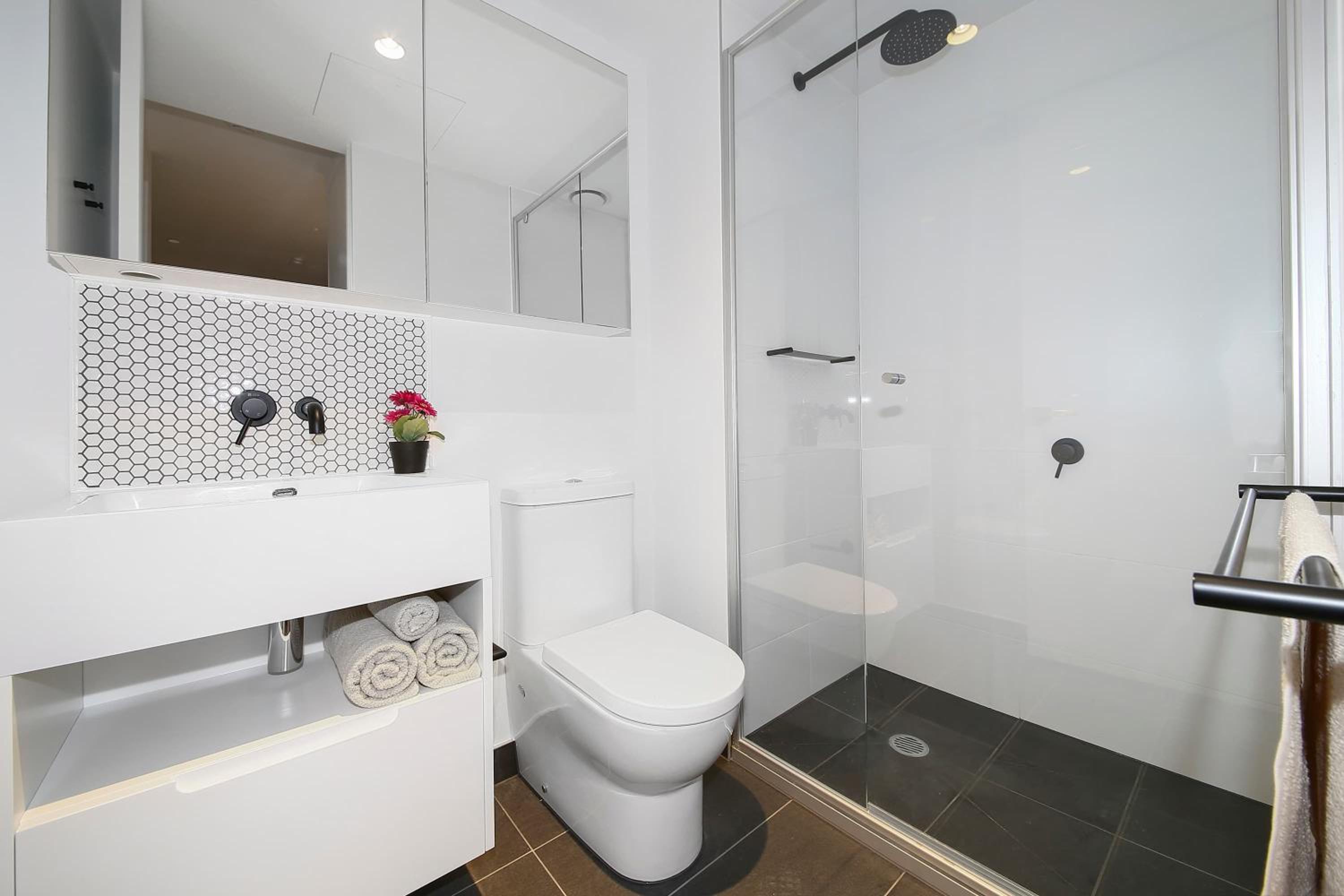 Trendy 2-Bedroom Stay in Melbourne CBD
