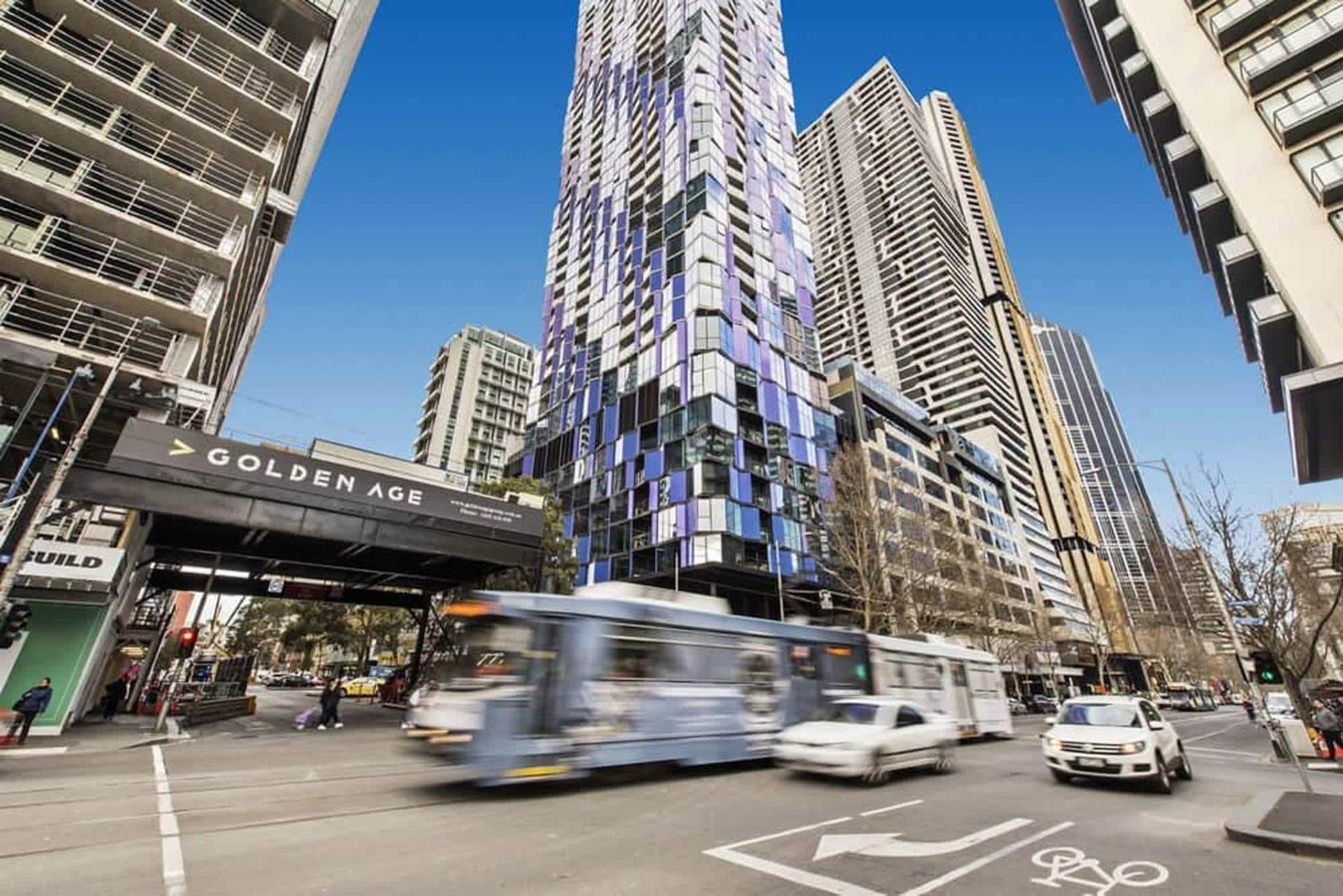 Trendy 2-Bedroom Stay in Melbourne CBD