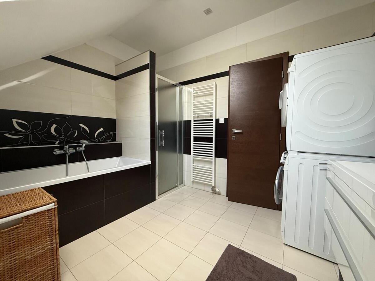 Olivia Suite