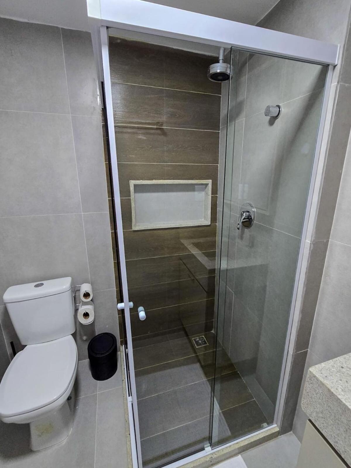Flat duplex, 100m da praia, piscina