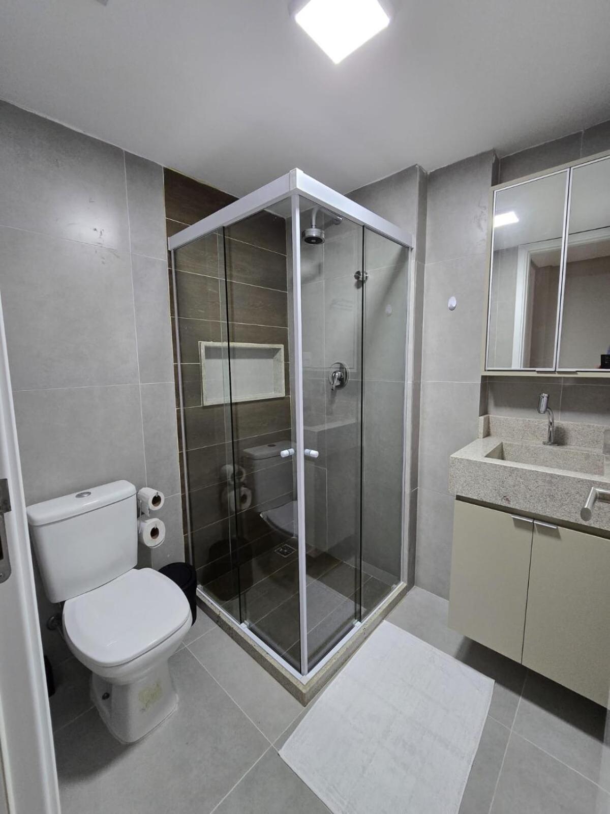 Flat duplex, 100m da praia, piscina