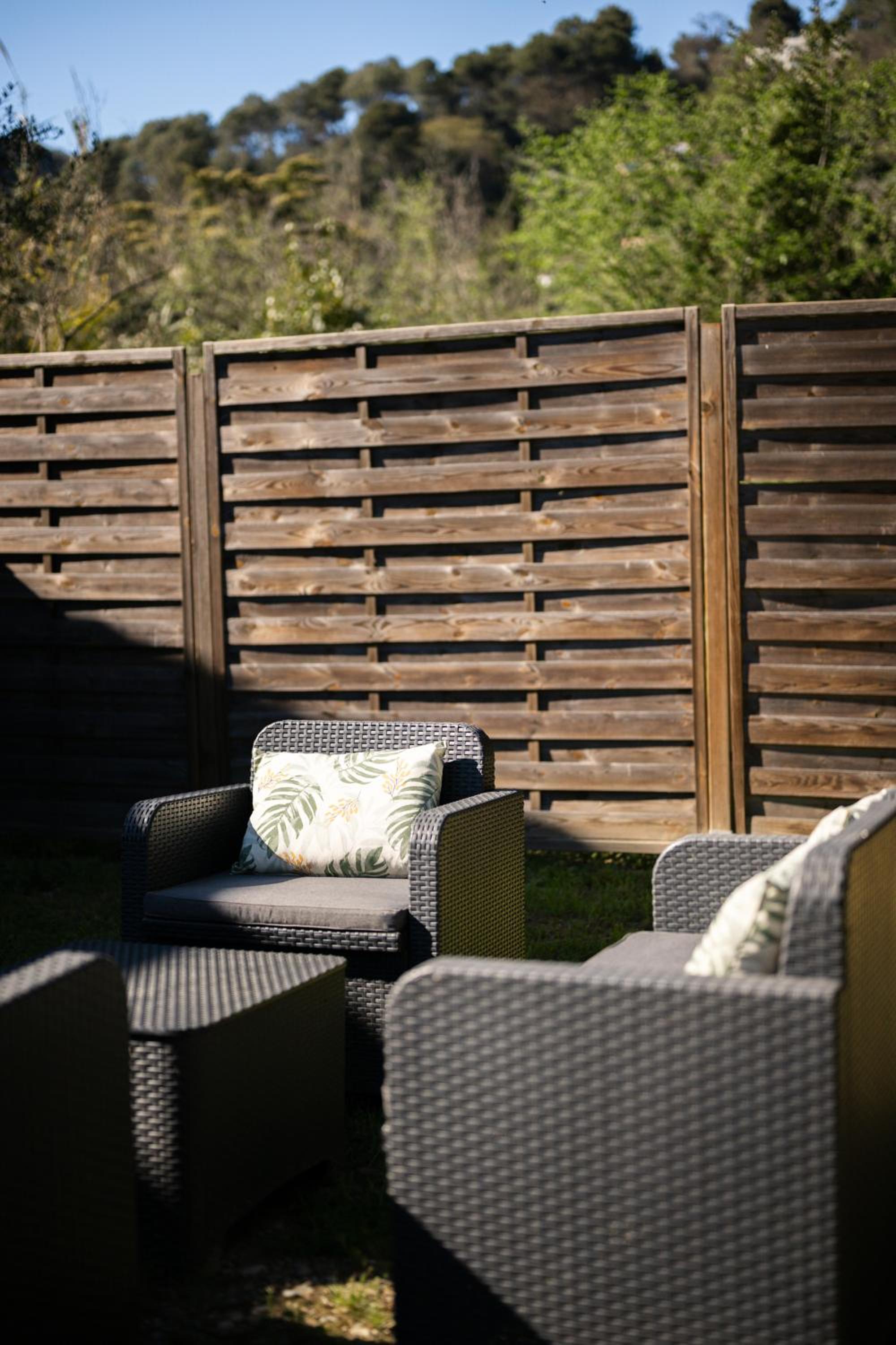 Cosy & Chill Appartements - 10 min de la mer - Jardin, Netflix, terrasse, fibre & parking, photo 8