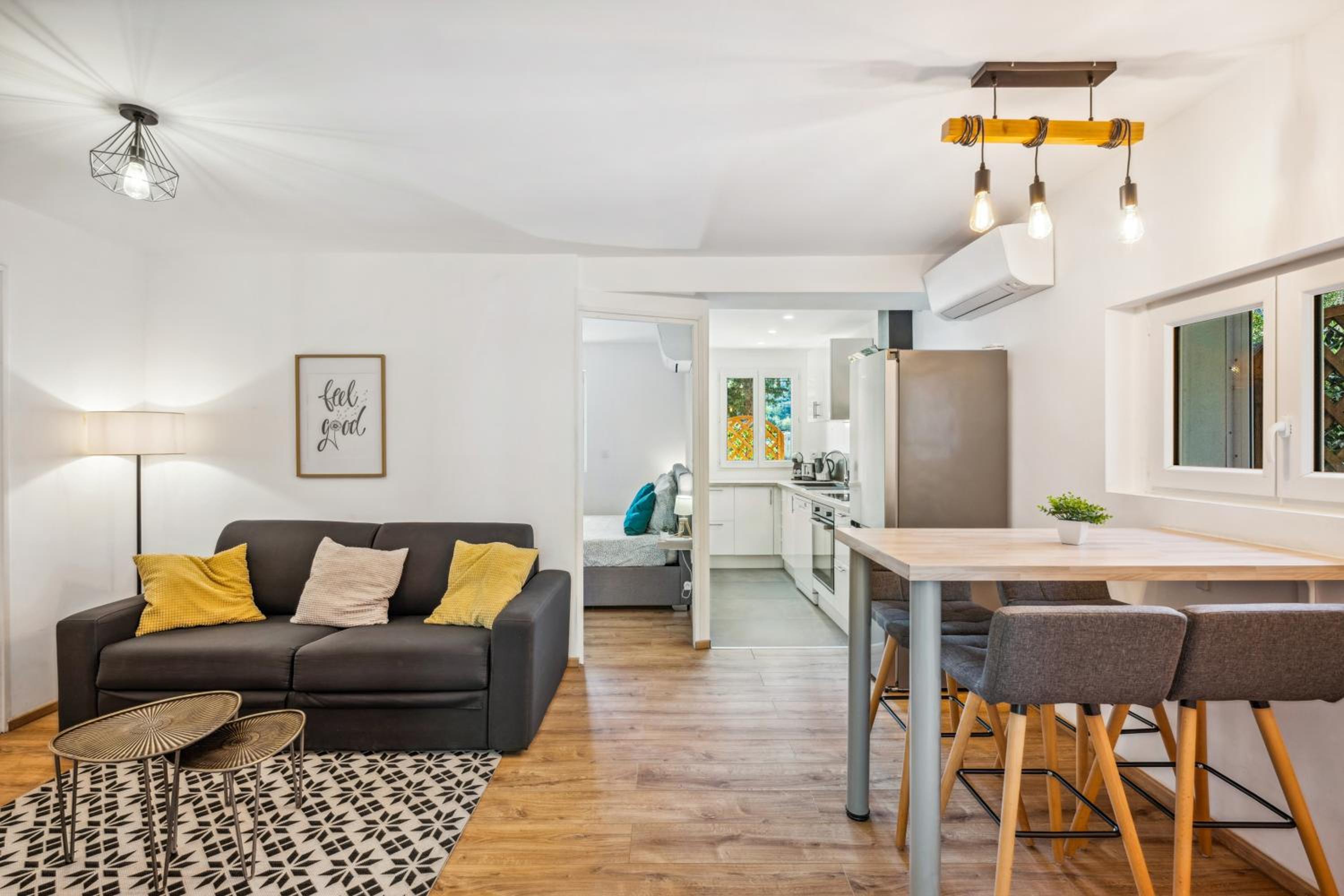 Cosy & Chill Appartements - 10 min de la mer - Jardin, Netflix, terrasse, fibre & parking, photo 6