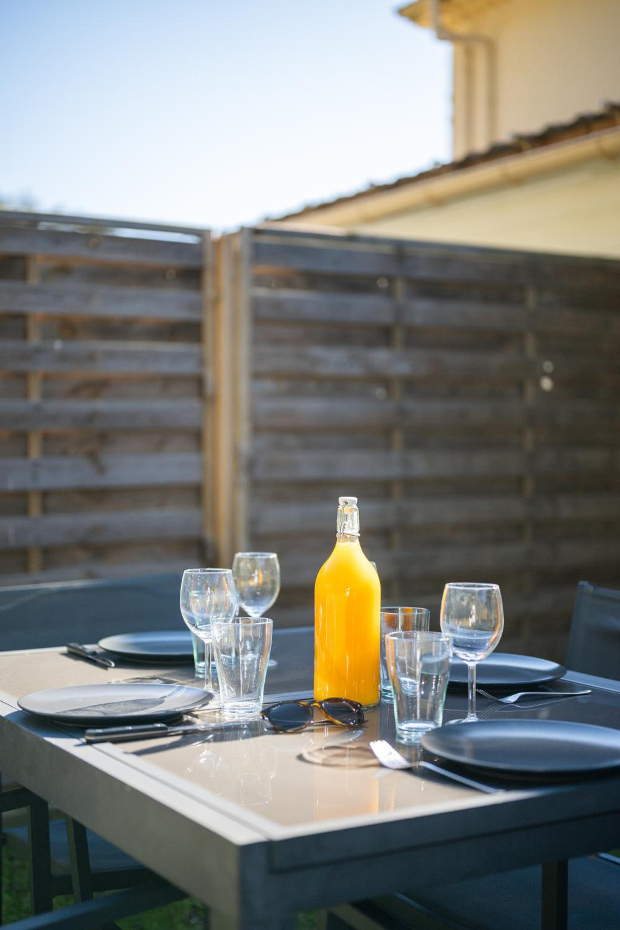 Cosy & Chill Appartements - 10 min de la mer - Jardin, Netflix, terrasse, fibre & parking, photo 16