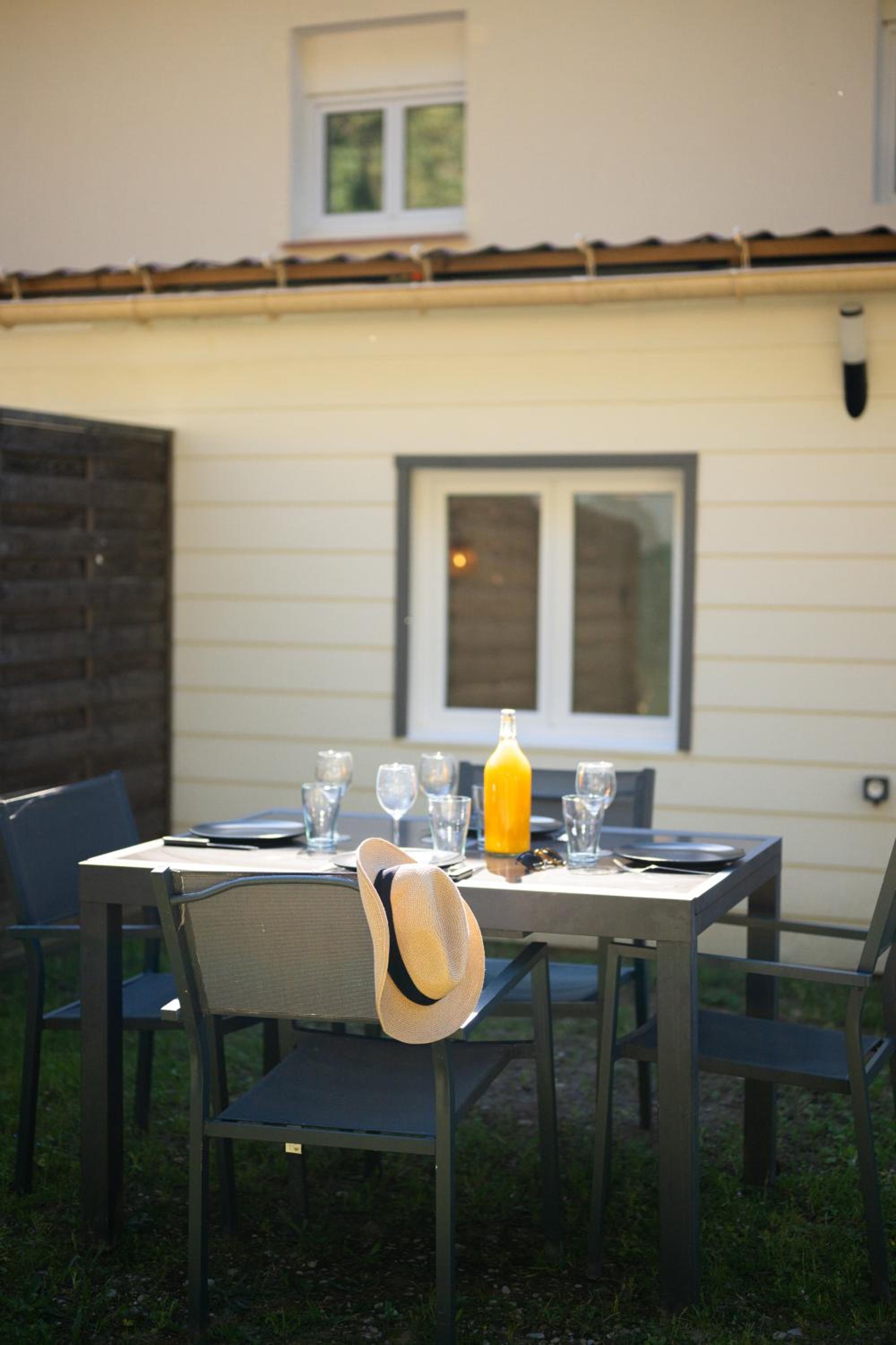 Cosy & Chill Appartements - 10 min de la mer - Jardin, Netflix, terrasse, fibre & parking, photo 10