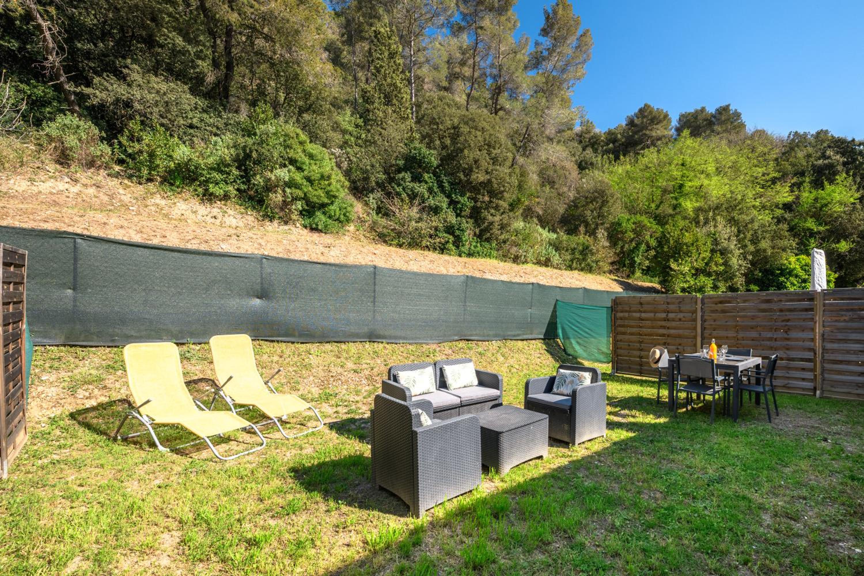 Cosy & Chill Appartements - 10 min de la mer - Jardin, Netflix, terrasse, fibre & parking, photo 12