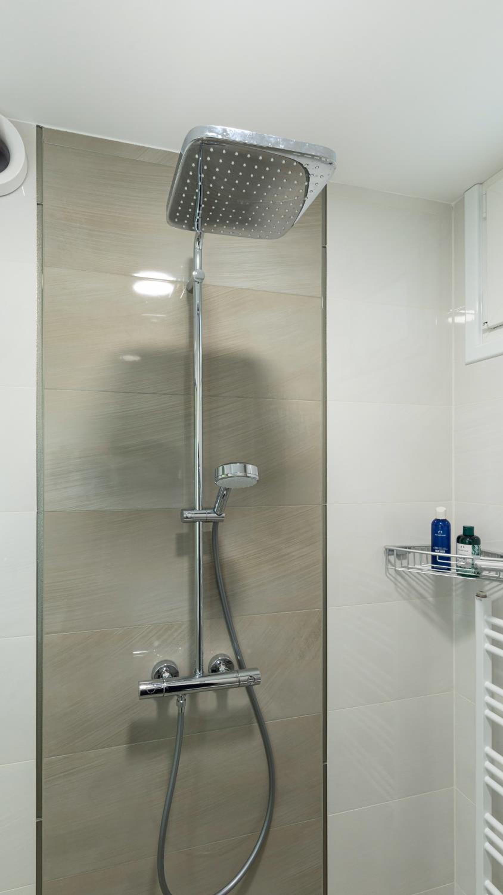 LIMIDI HOMES - Spacious 2-Bedroom City Centre