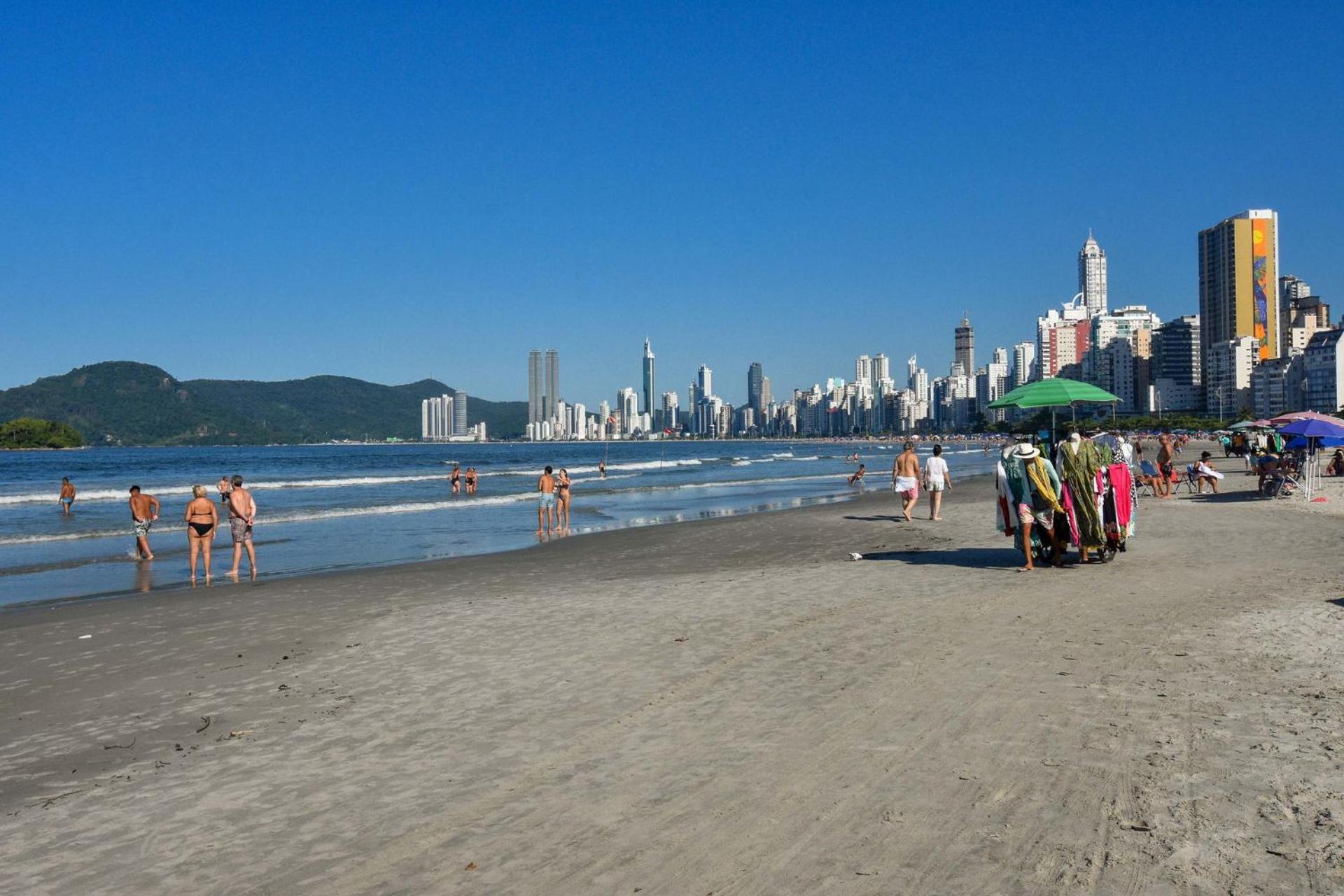 Av Atlântica Sacada c/ vista mar em BC BW8355