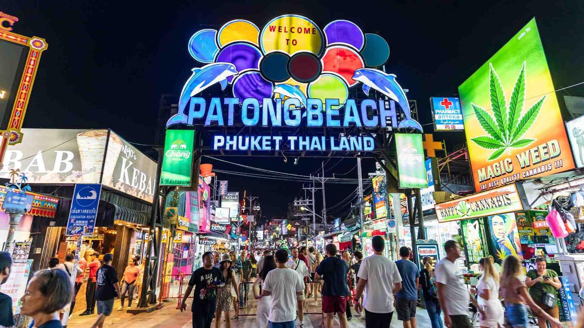 TJ PATONG HOSTEL - Prime Location by OTOP Market & Sea
