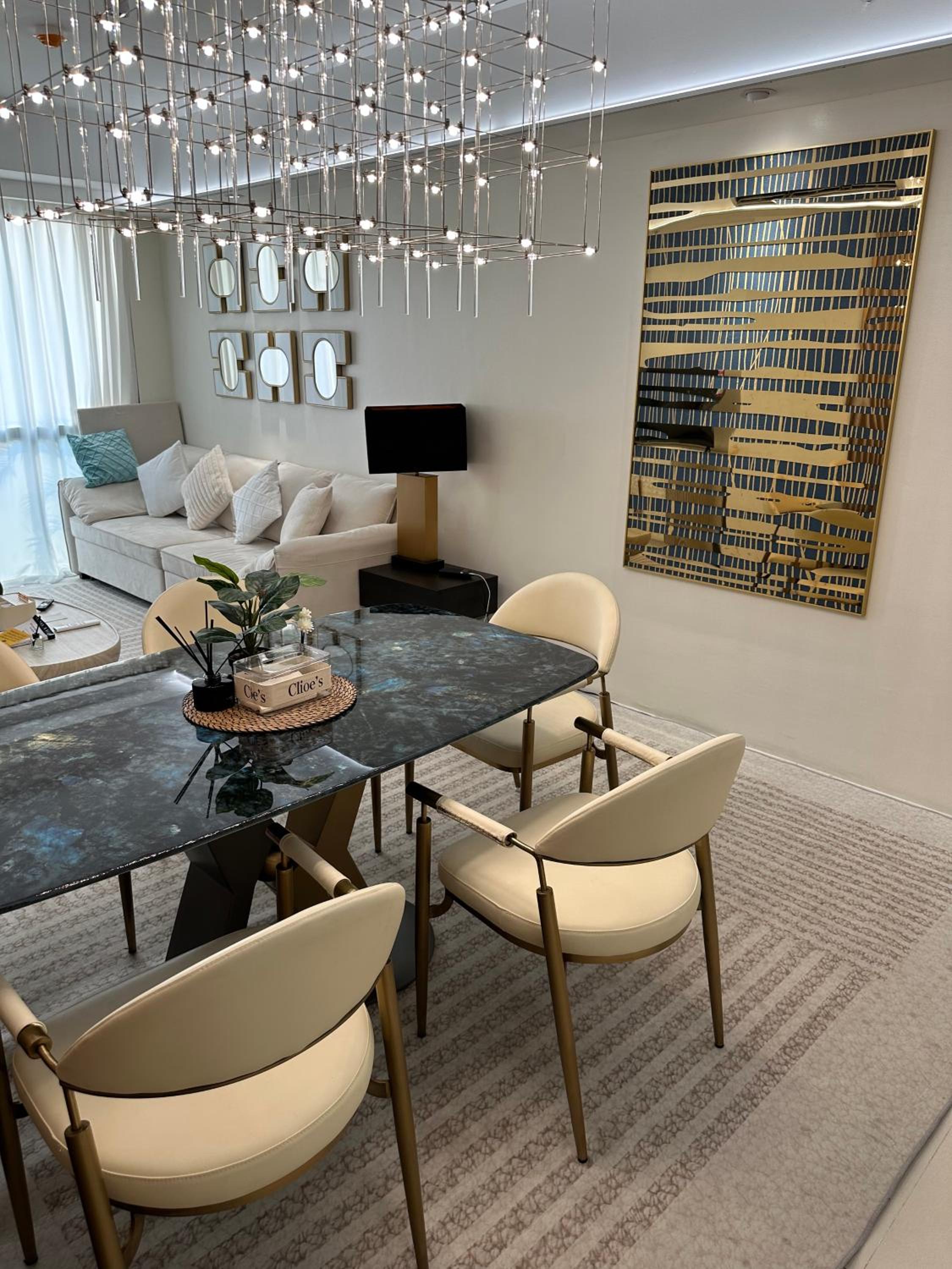 Spacious 2BR Apartment Hotel near City of Dreams, Airport, MOA, Okada, Ayala Malls, and Solaire Casino with free 5 pool access
