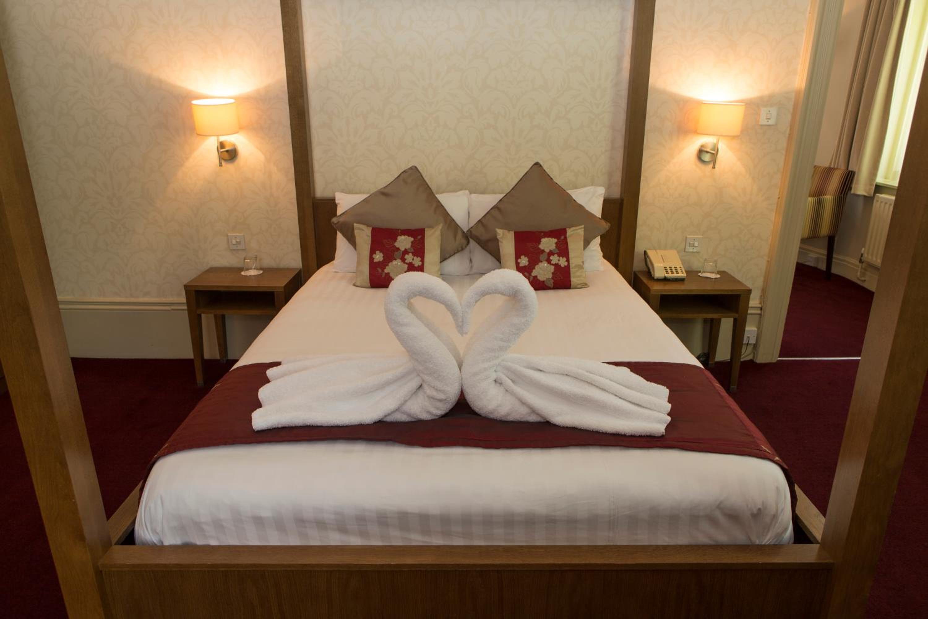 Harrogate Vacations - The Crown Hotel - Property Image 4