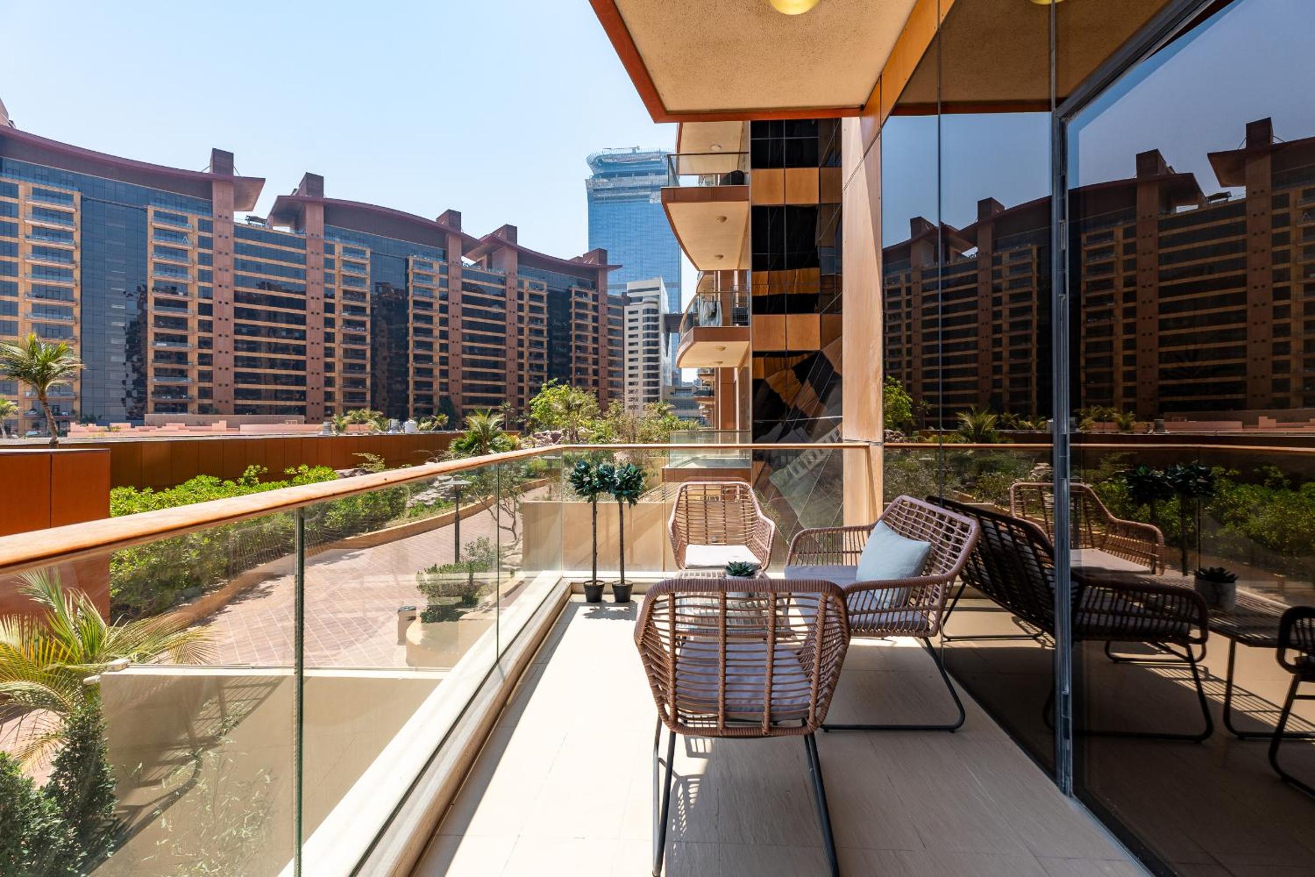 Tiara Residences, Palm Jumeirah Dubai - Mint Stay