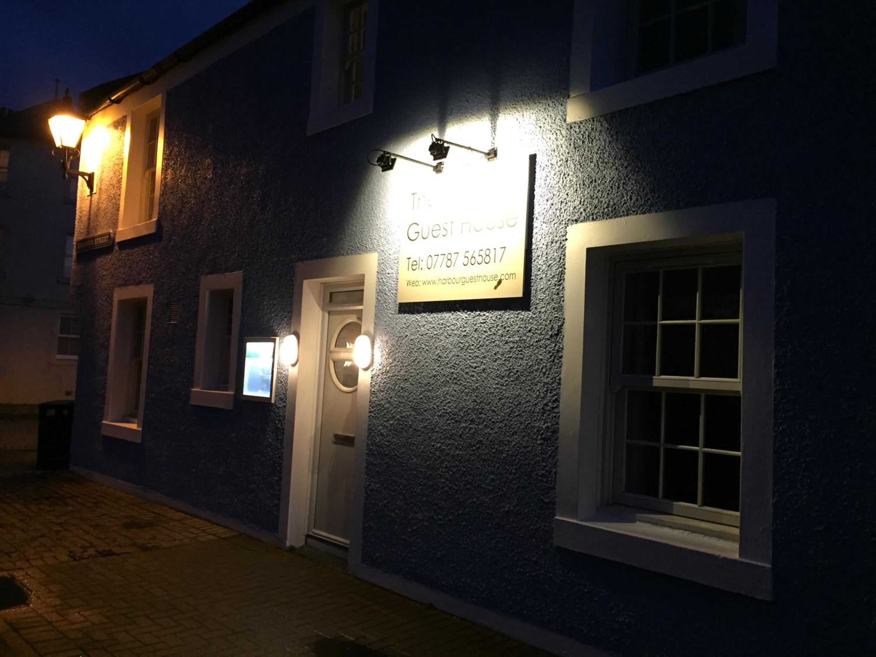 Hotel The Harbour Guest House - Image 1