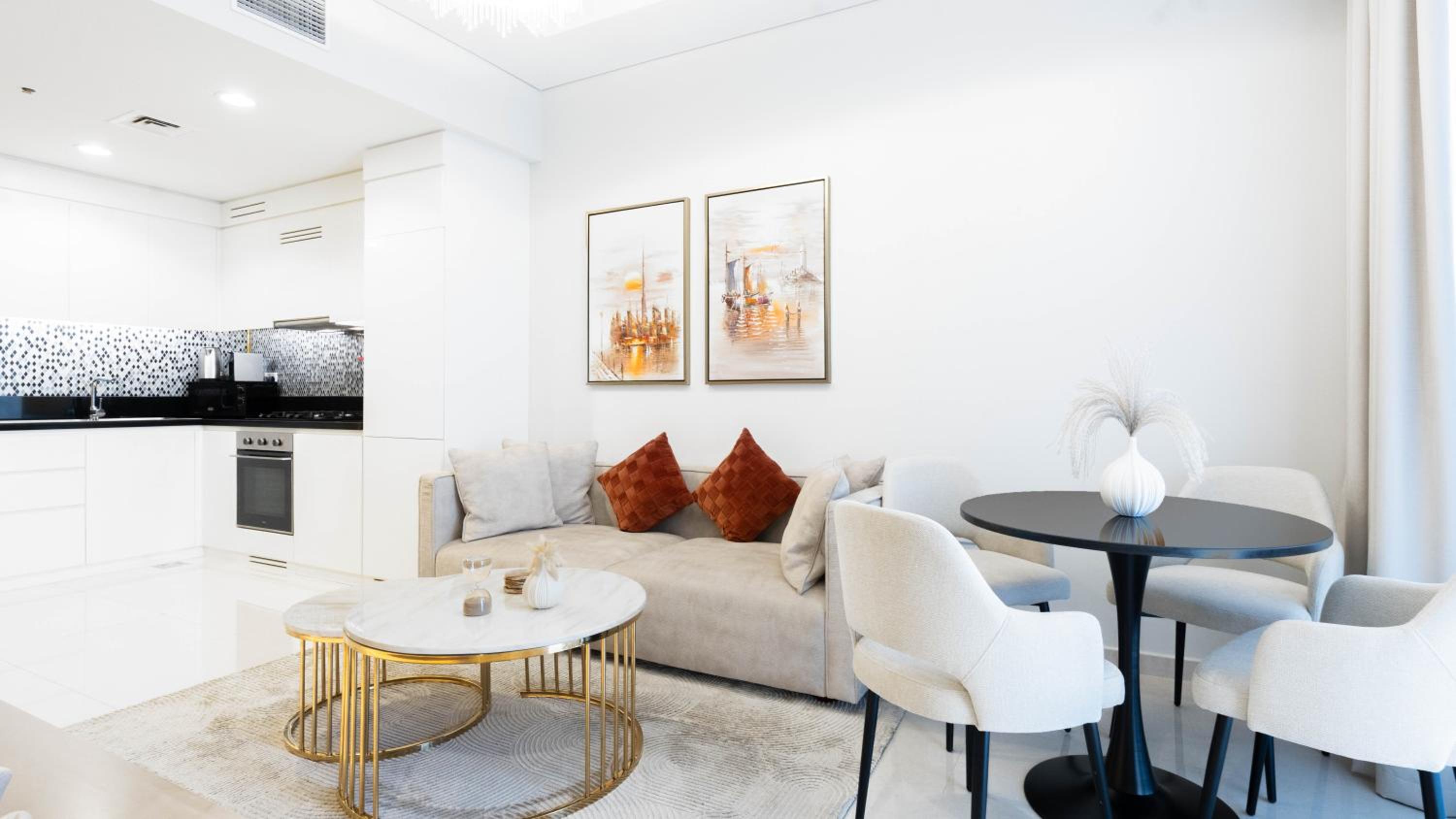 Keyrock Living - Dubai Oasis with Balcony Views