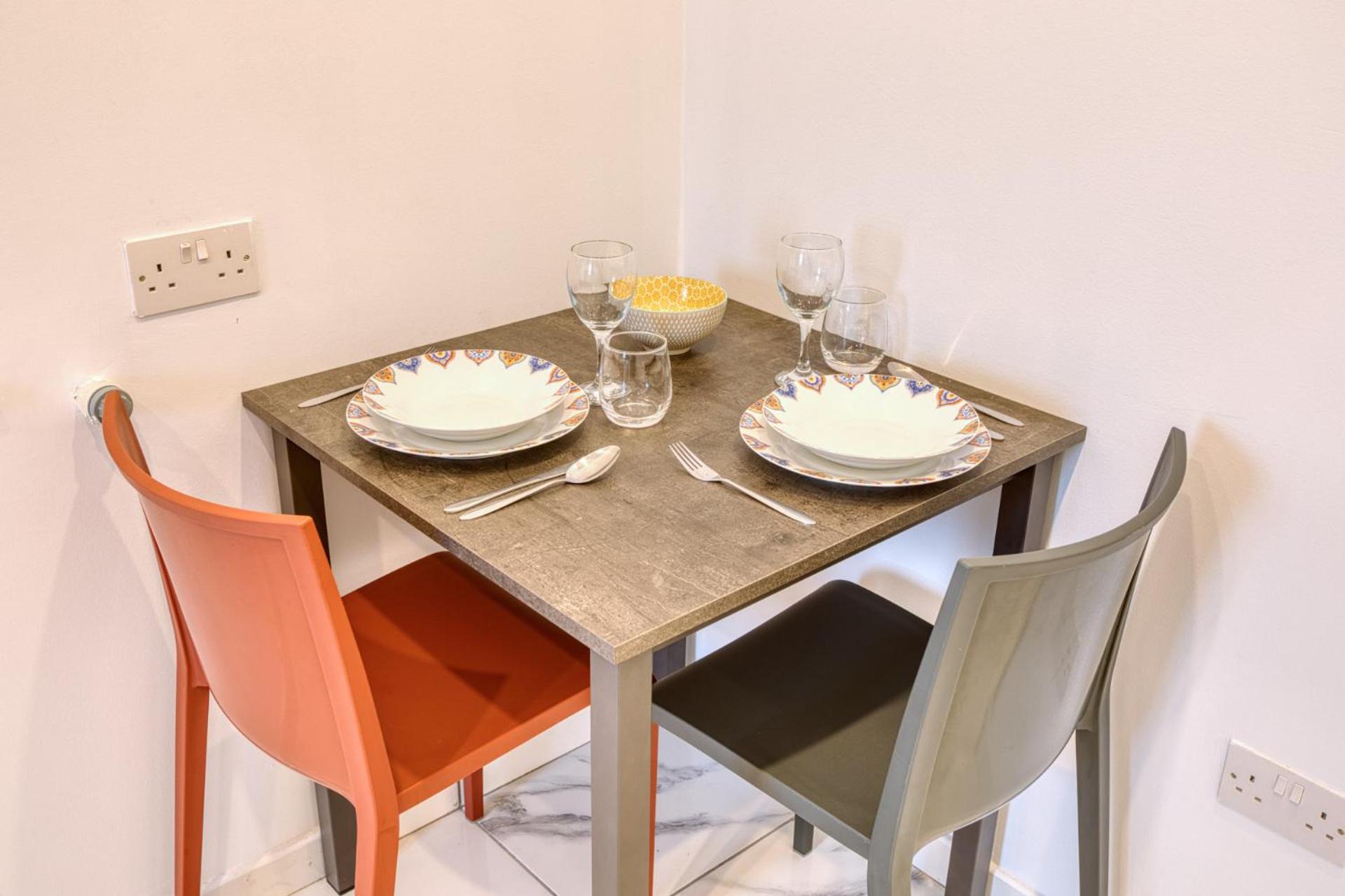 Stylish Apartment in Bay Square 2 photo 4
