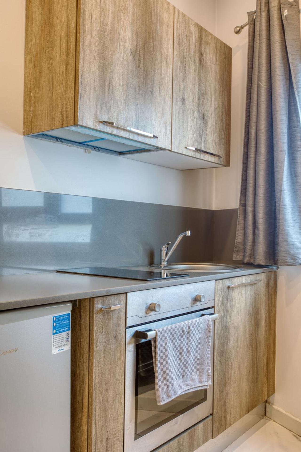 Stylish Apartment in Bay Square 2 photo 2