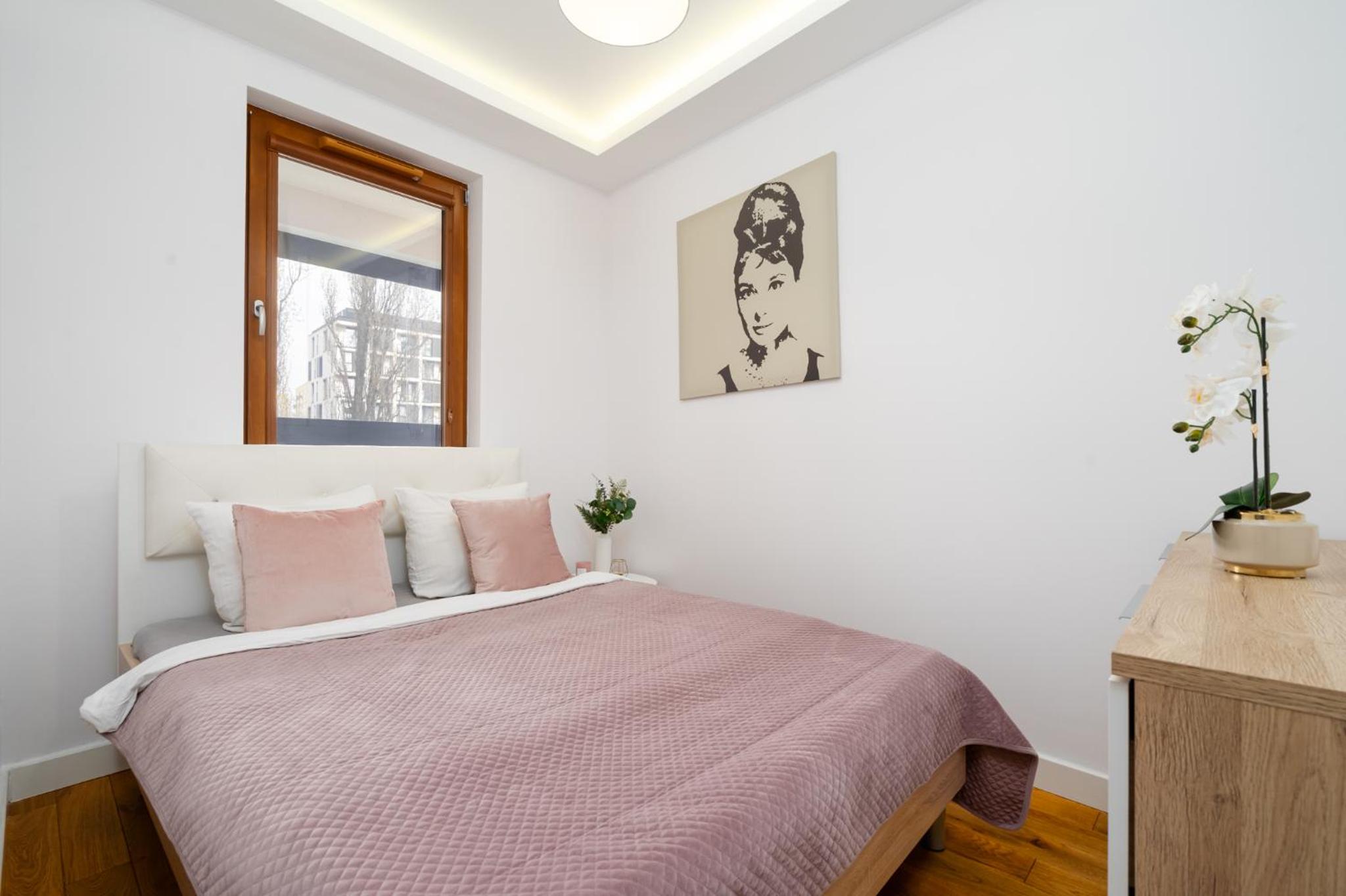 Golden Apartments Warsaw - Luxury Stay on Grzybowska 85-200