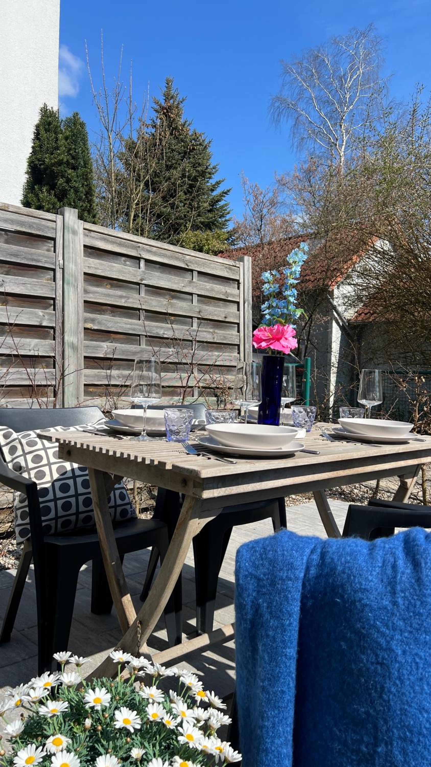 CLS Moderne Villa Bad Schwartau mit Garten für bis zu 6 Personen, 2 E-Ladesäulen, 3 Parkplätze, Loggia, Big GREEN EGG, Massagesessel, Kaffeevollautomat, gr