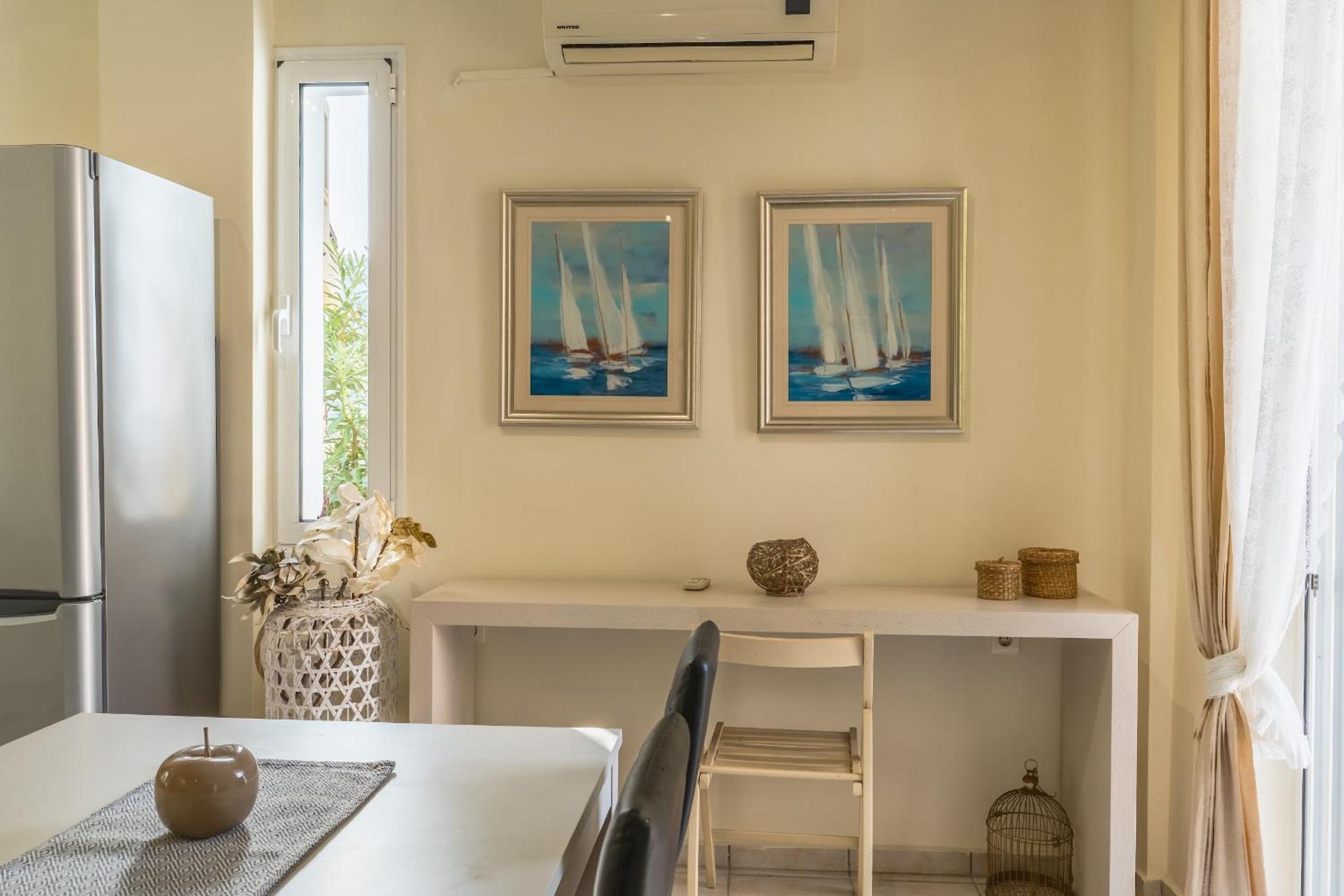 Tranquil Escape Near Lake Swim, Sunsets & Relax