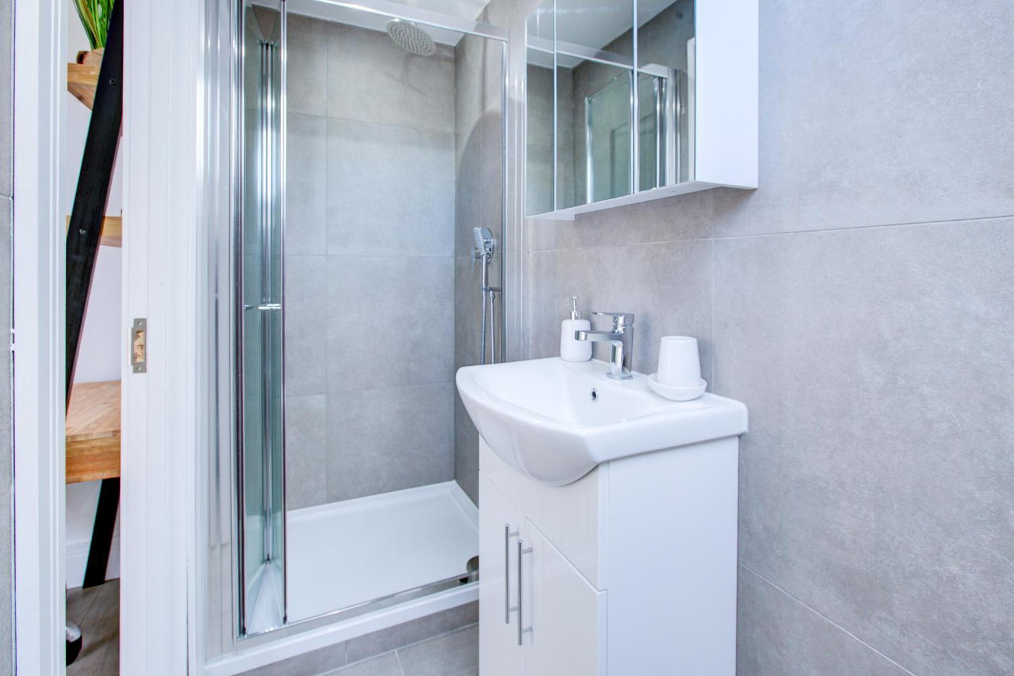 Hybrid Resi - London, Wandsworth close to Clapham