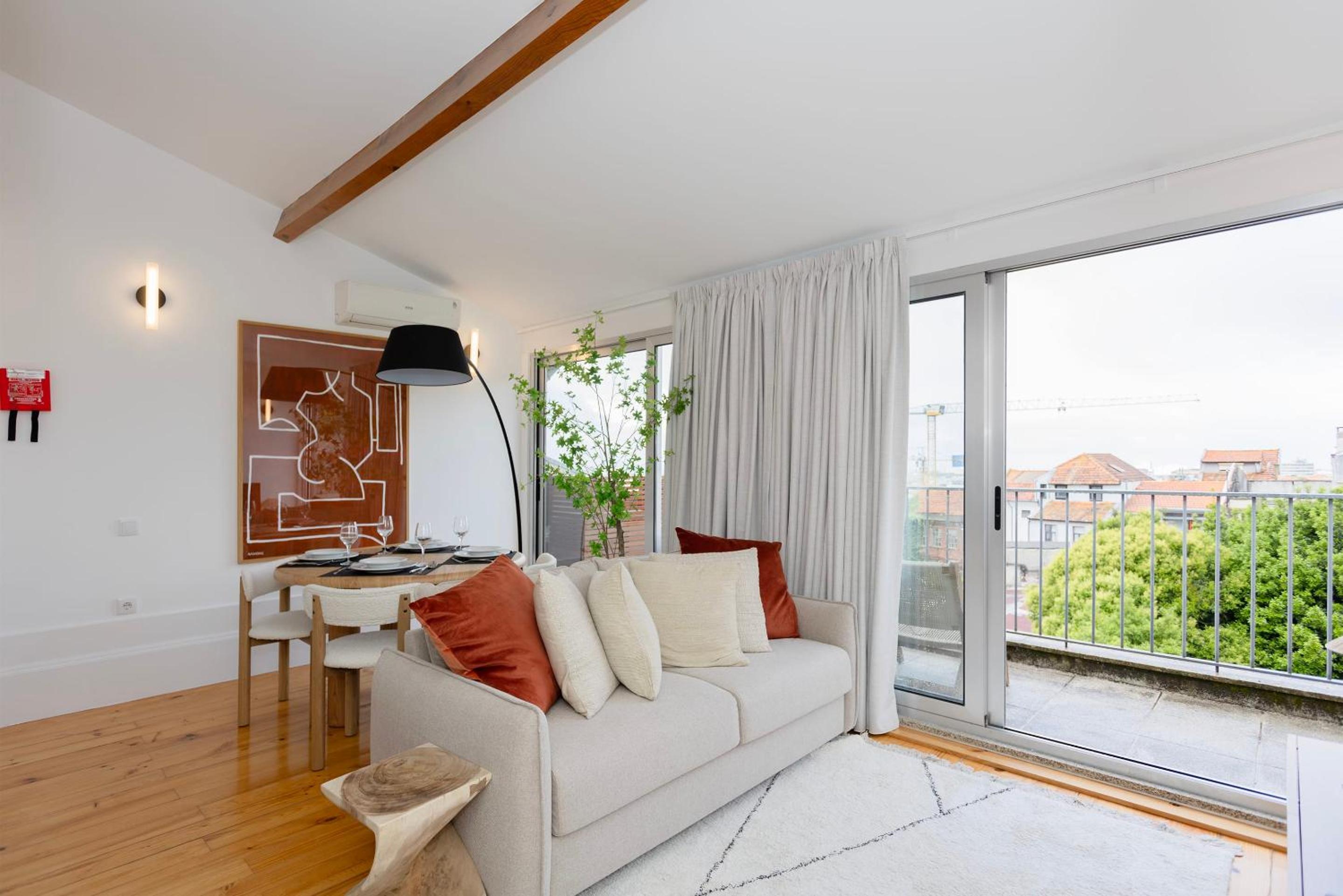 Liiiving in Porto - Mezzanine Delight Balcony