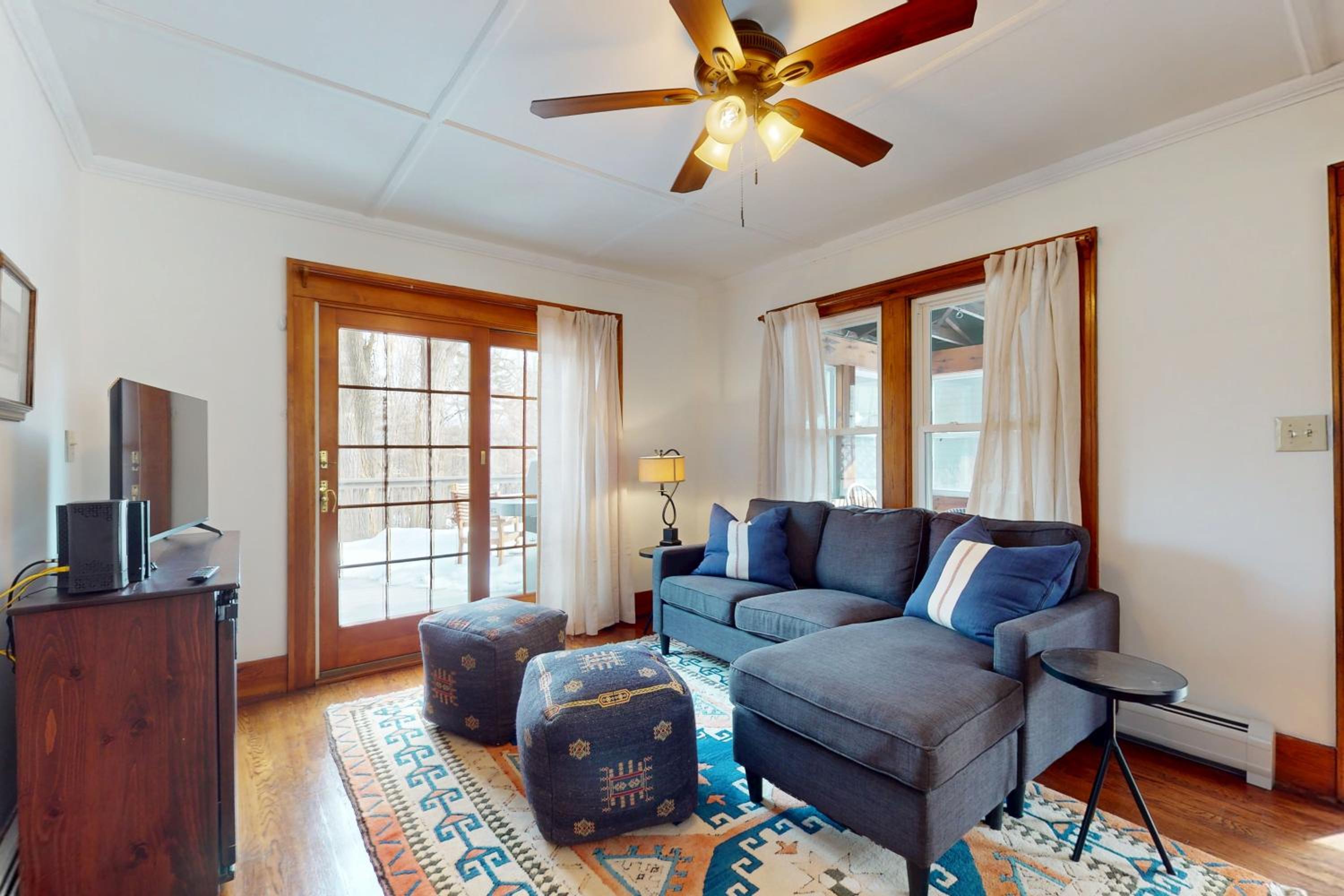 Close to Lake George! All-Season Basecamp with Deck