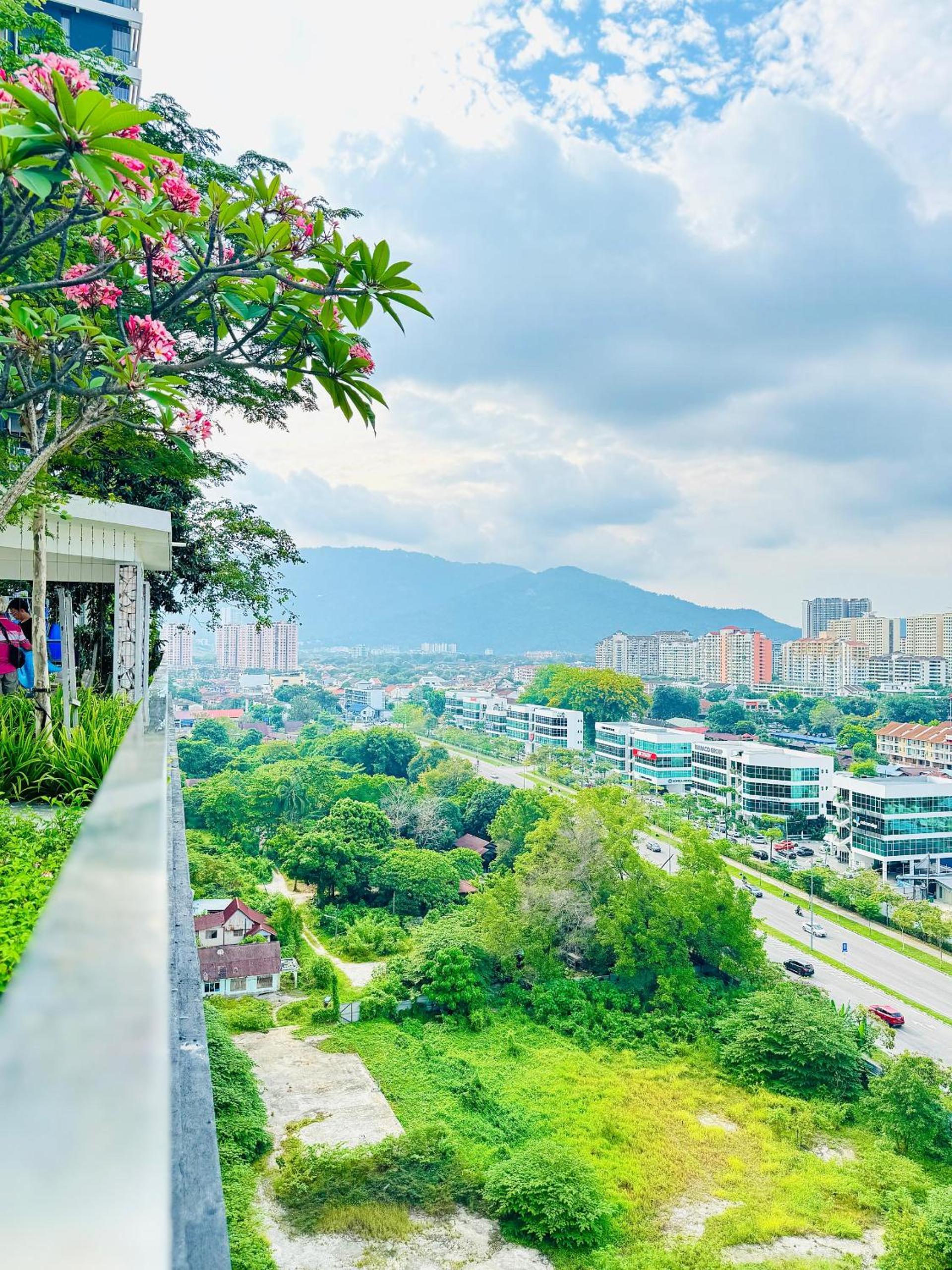 Jac Urban Suites Luxury & Premium Staycation 10pax