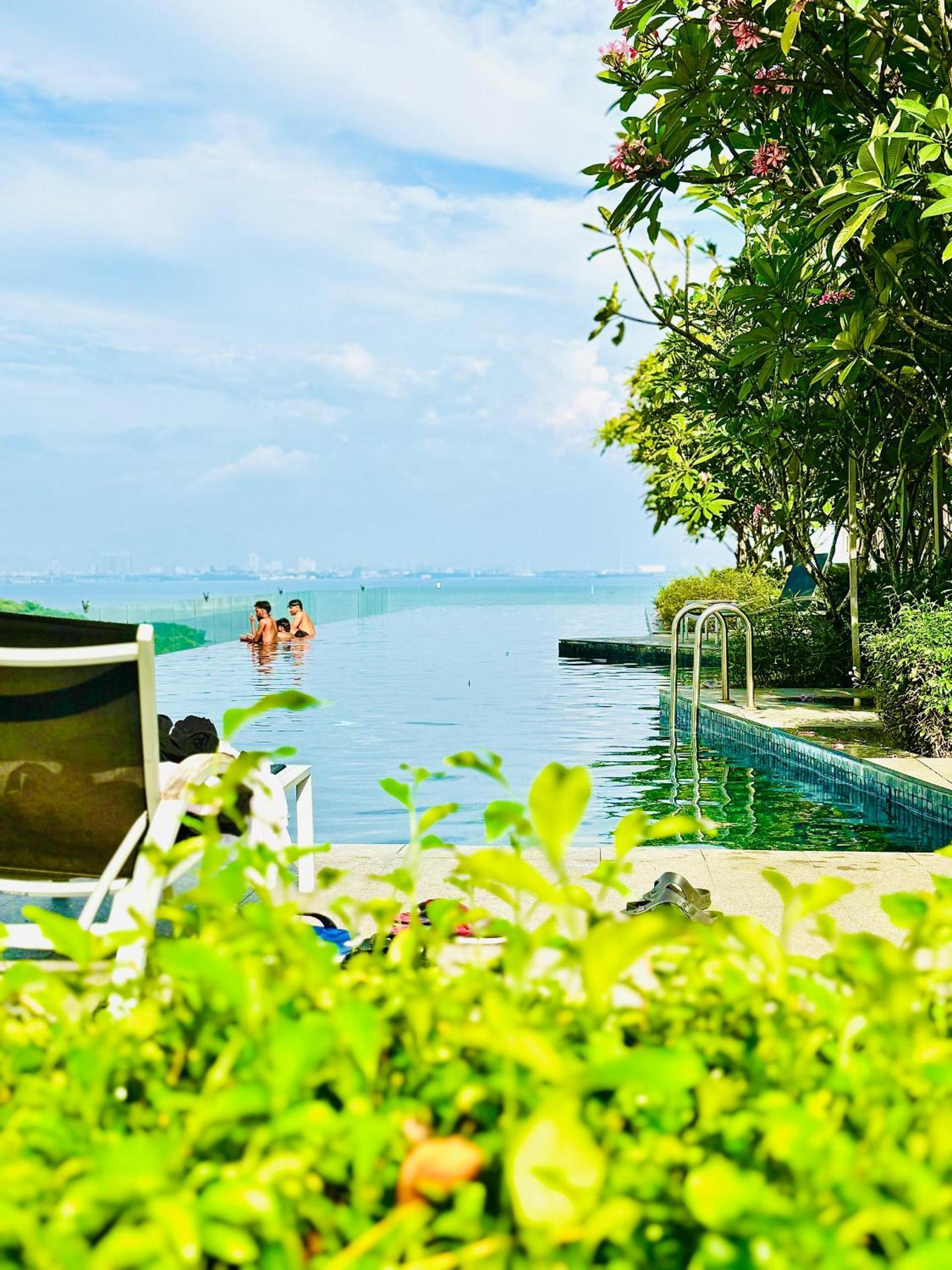Jac Urban Suites Luxury & Premium Staycation 10pax