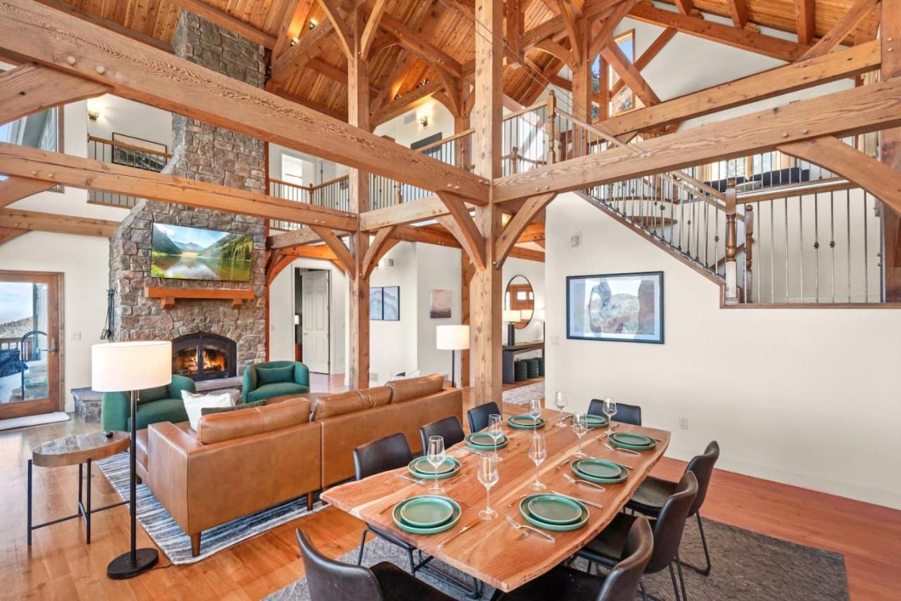 Mountain Retreat Sleeps 10 with Pool Table and Arcade